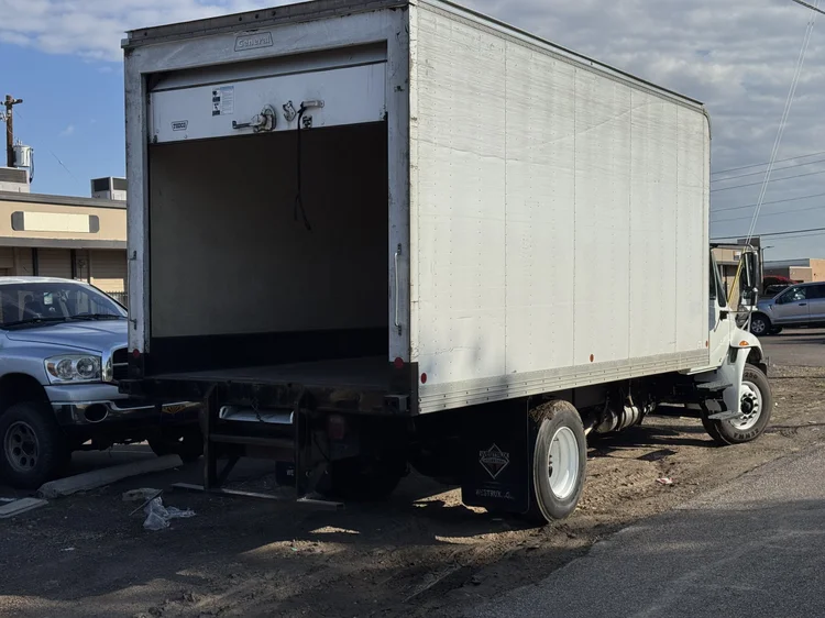 2018 International 4300 20 ft Reefer, photo 5