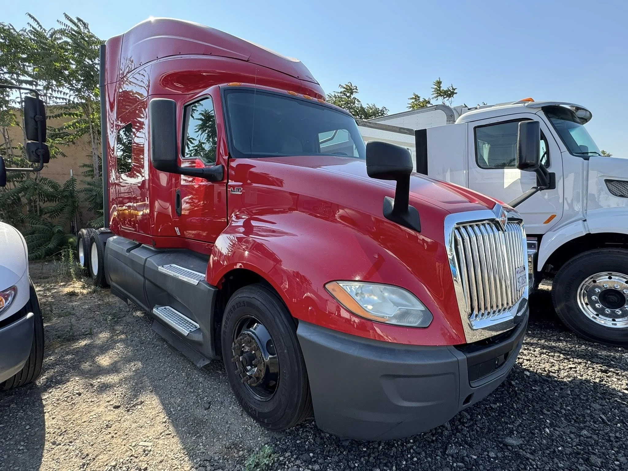 FB528 2018 International LT 625 sleeper