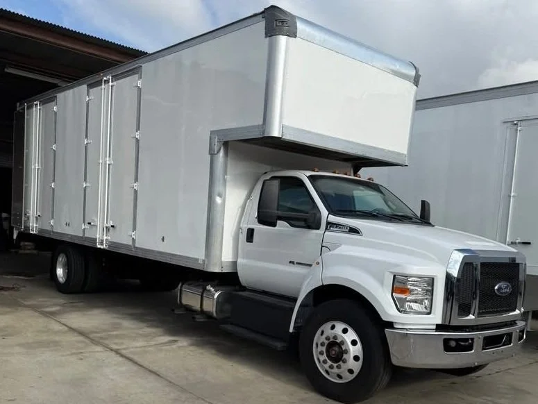 FB512 2019 Ford F750 26ft Moving van