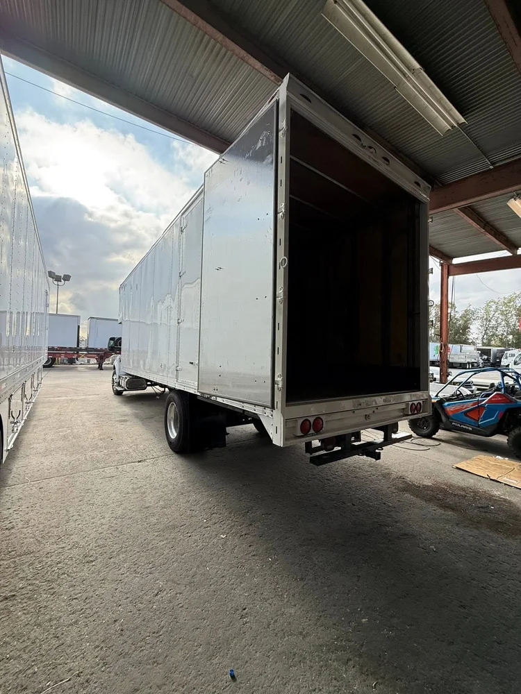 2019 Ford F-750 26 ft High Cube, photo 4