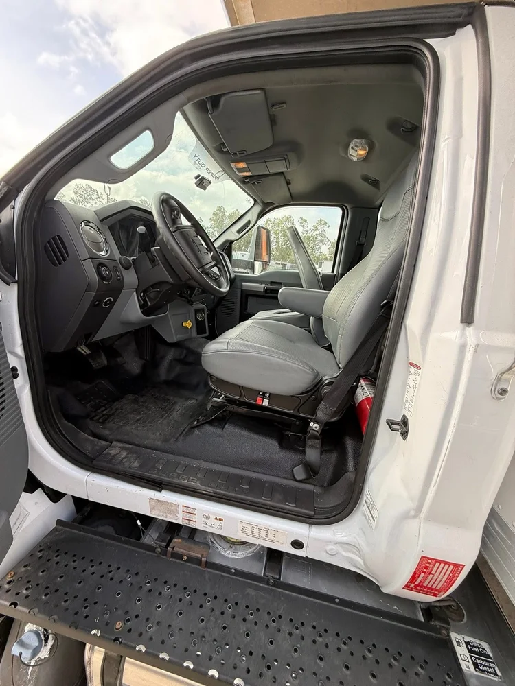 2019 Ford F-750 26 ft High Cube, photo 3