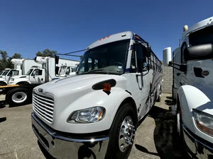 2015 Thomas Weekend Hauler Bus / RV