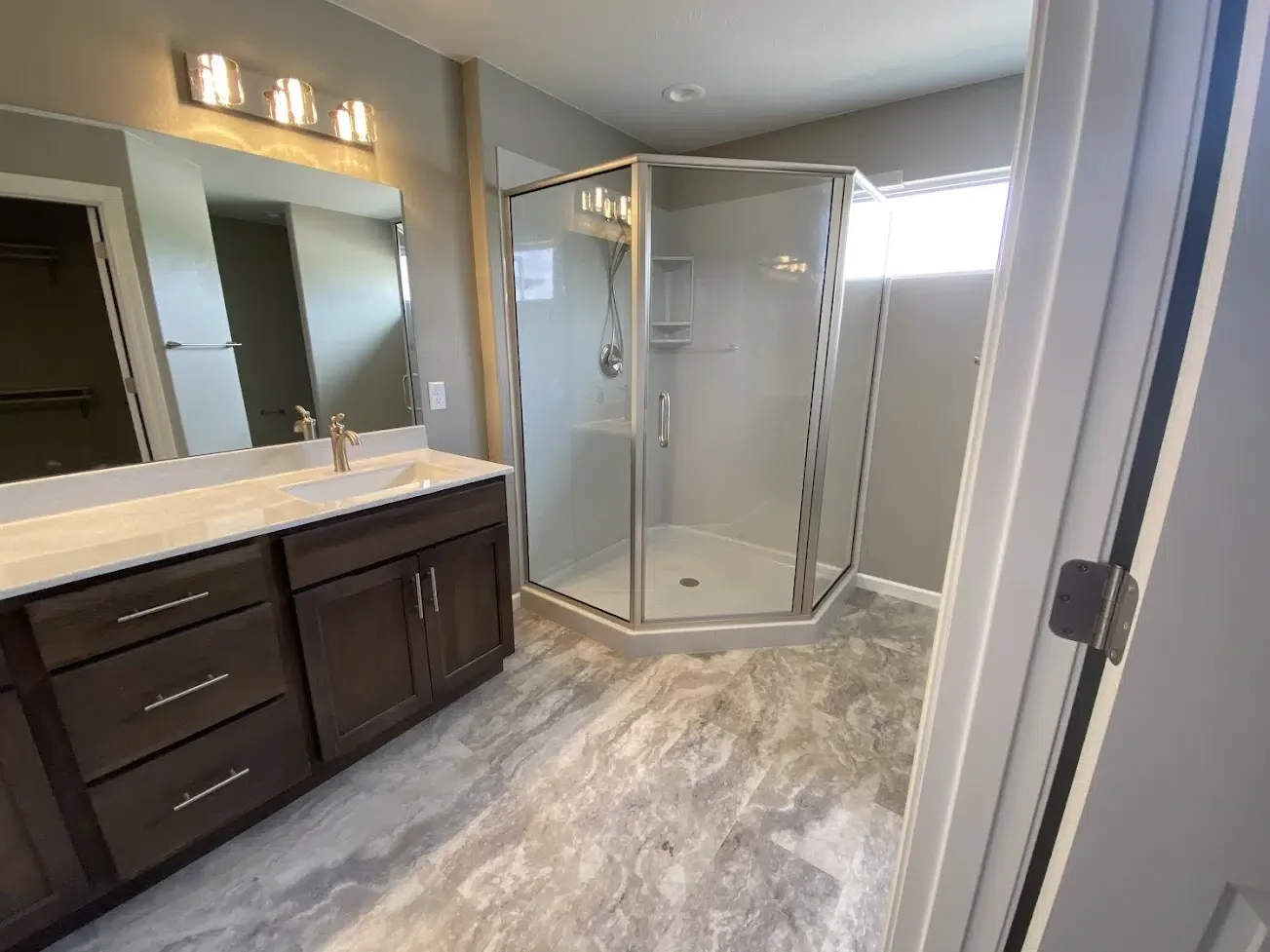 OW_G_StandardShower51.webp