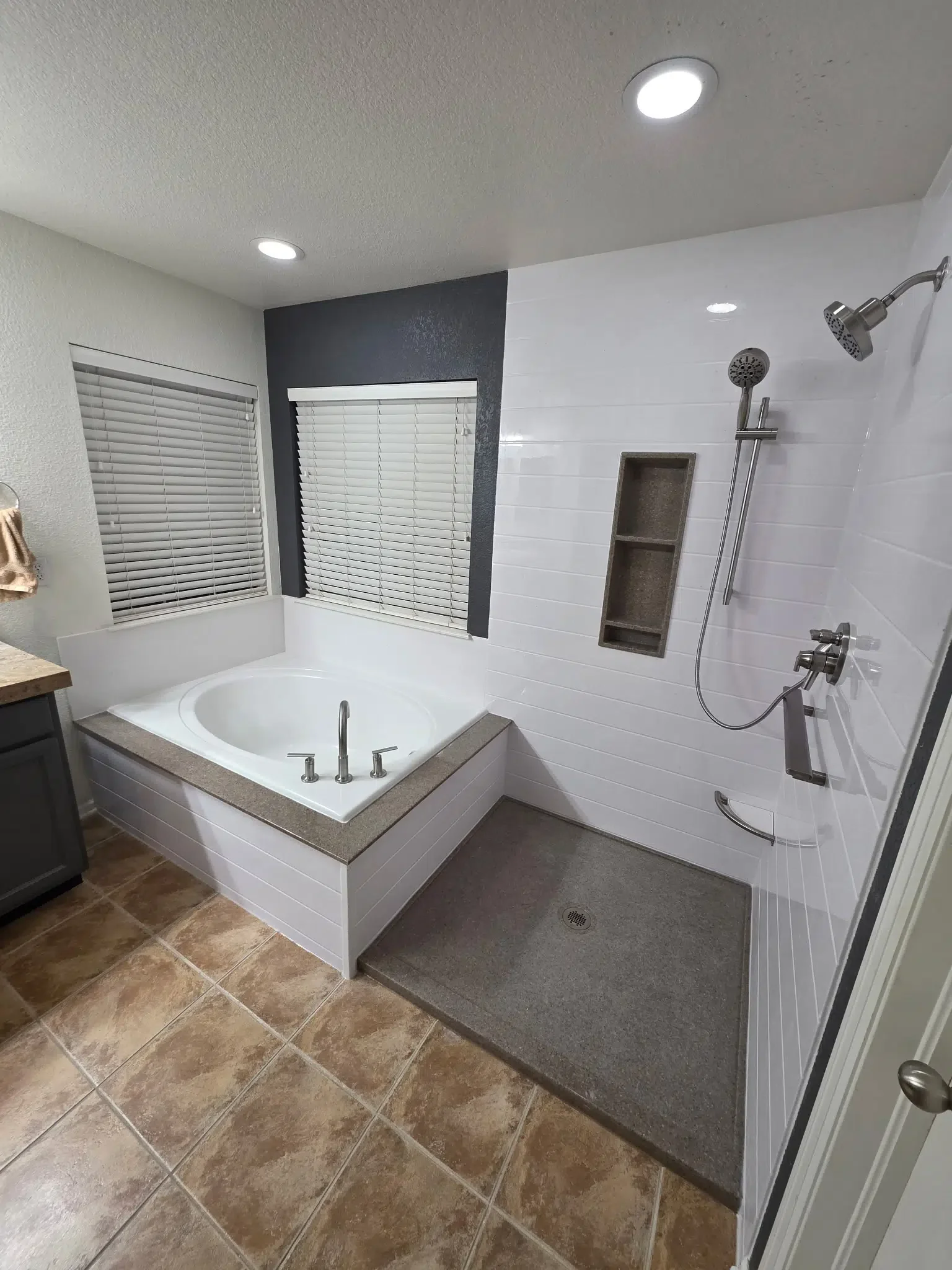 OW_G_StandardShower79.webp