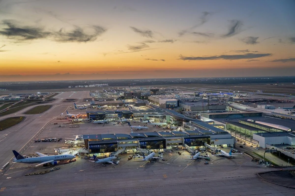 Which Houston Airport is Better?