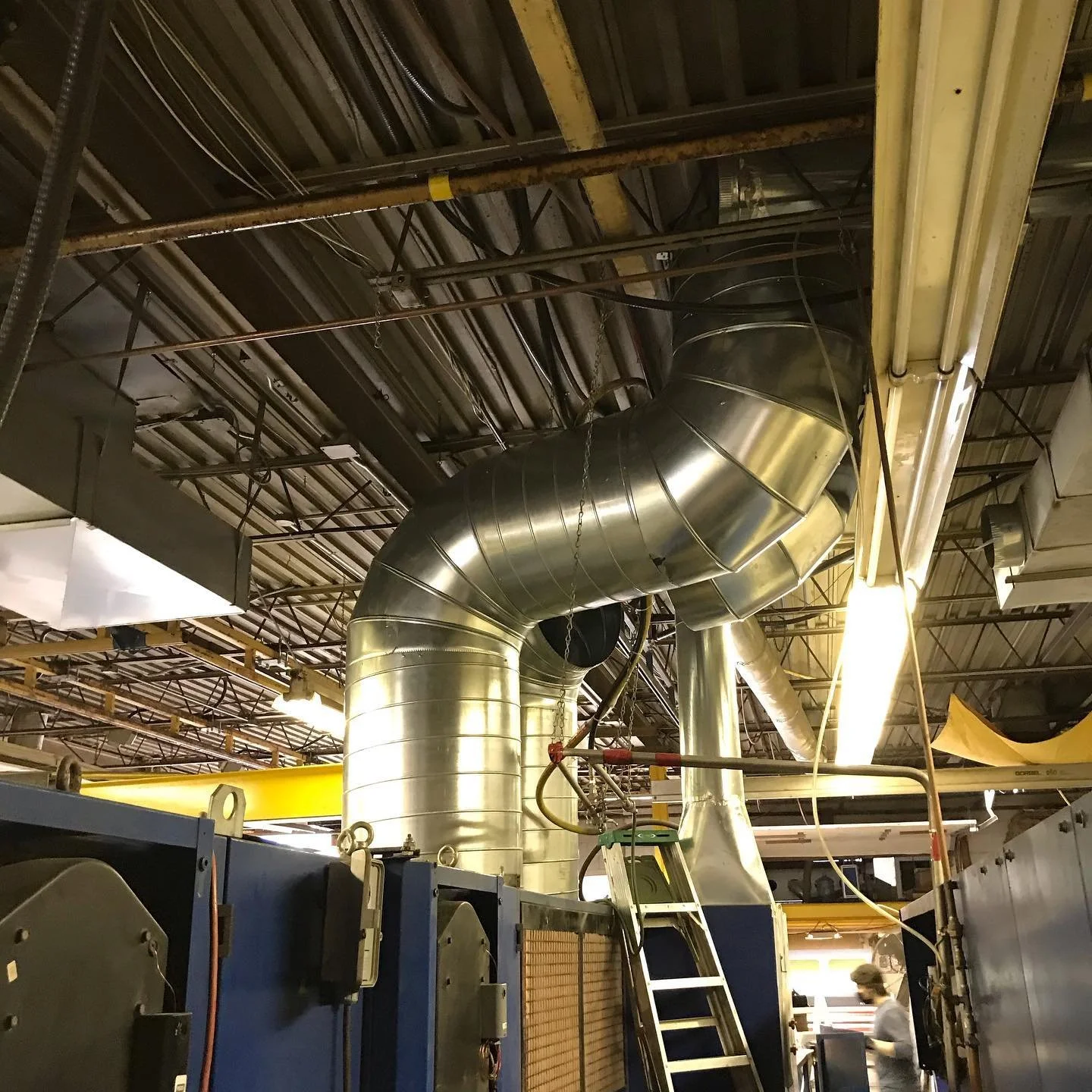 COMMERCIAL DUCTWORK 🛠

#hvac #hvaclife #airconditioning #hvactechnician #hvacservice #hvactech #heating #hvacr #plumbing #hvacinstall #cooling #ac #hvacrepair #refrigeration #heatingandcooling #hvaclove #hvactools #construction #hvaccontractor #airc