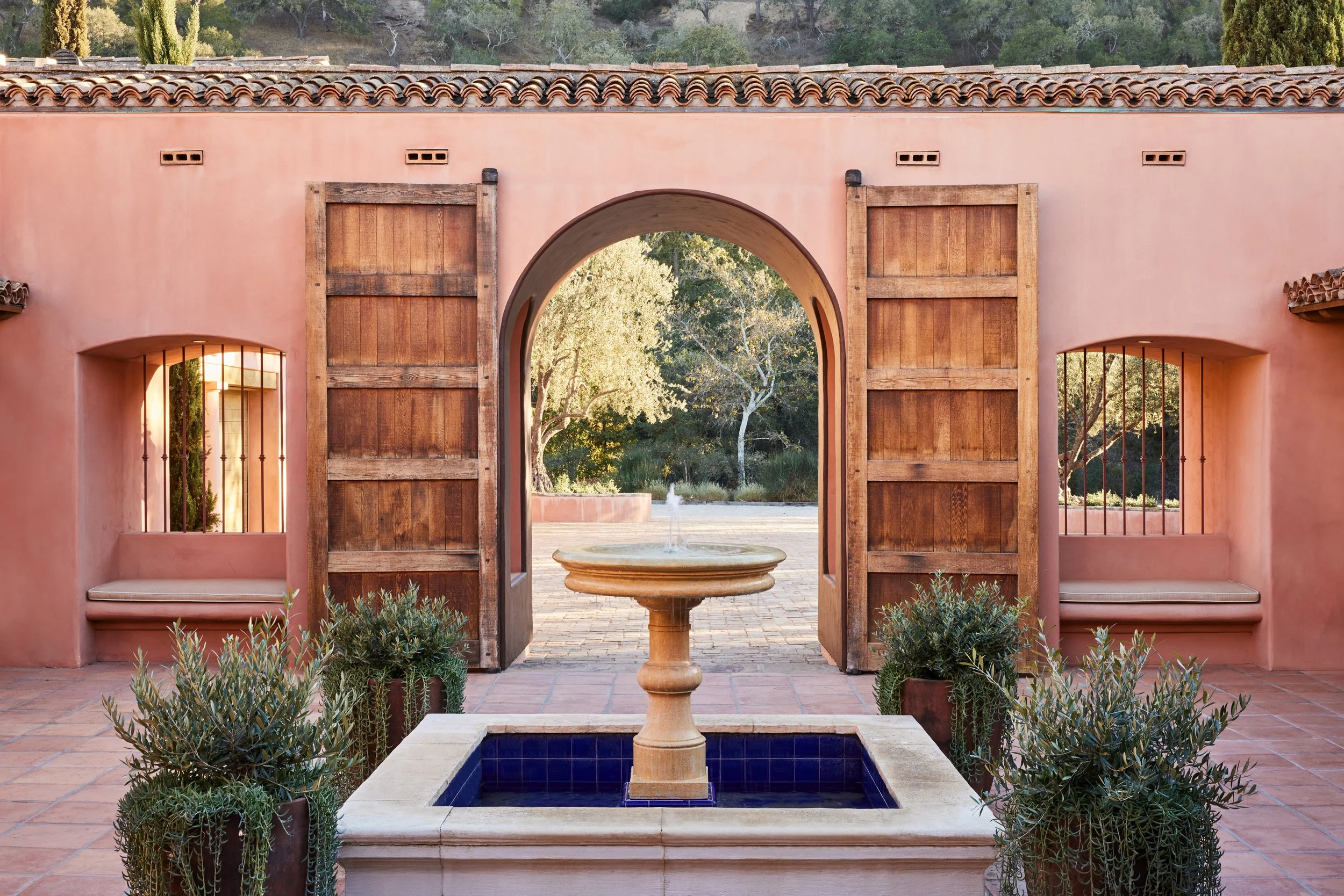 La-Tarantella_Exteriors_Courtyard_015.jpg