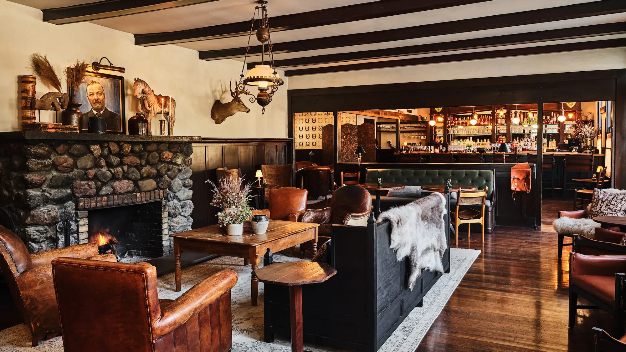 View of the lounge and bar at Mattei's Tavern