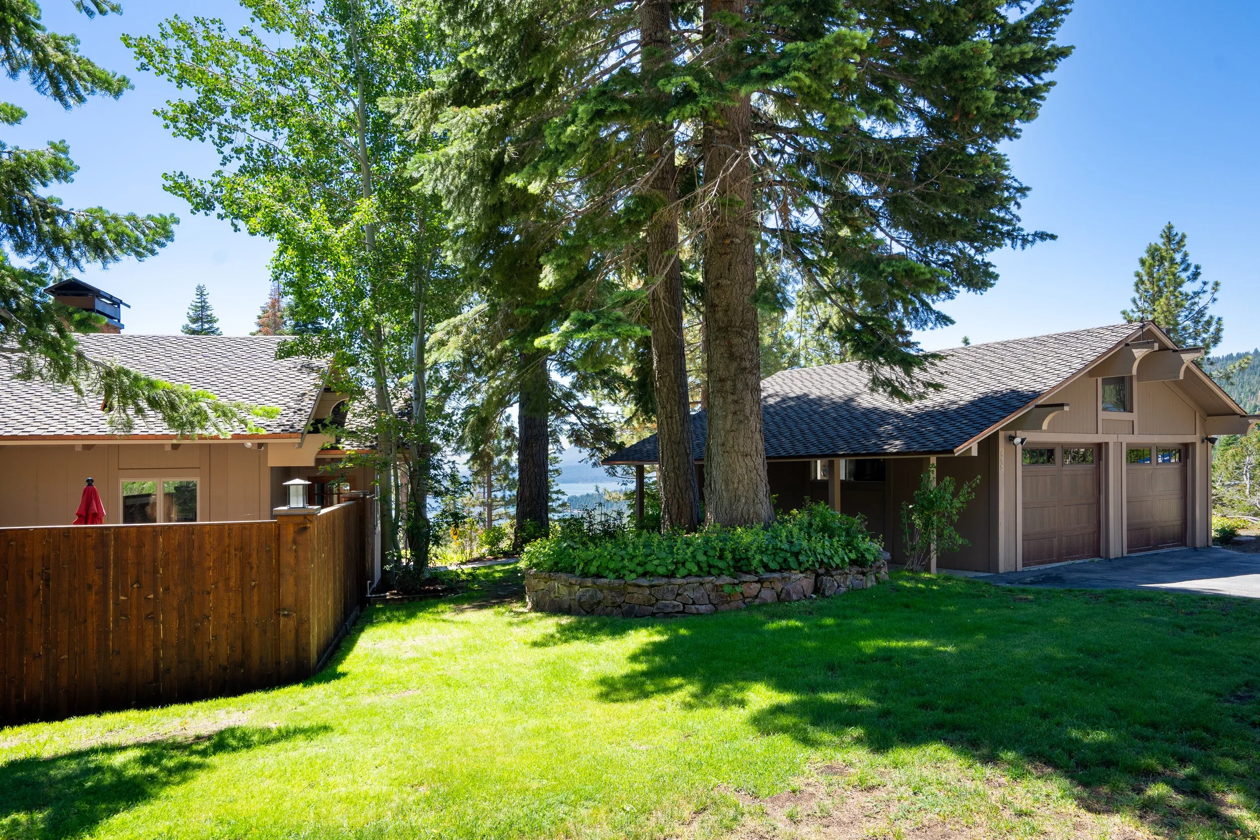 22_895 Skyline Dr_TahoeRealEstatePhotography.jpg