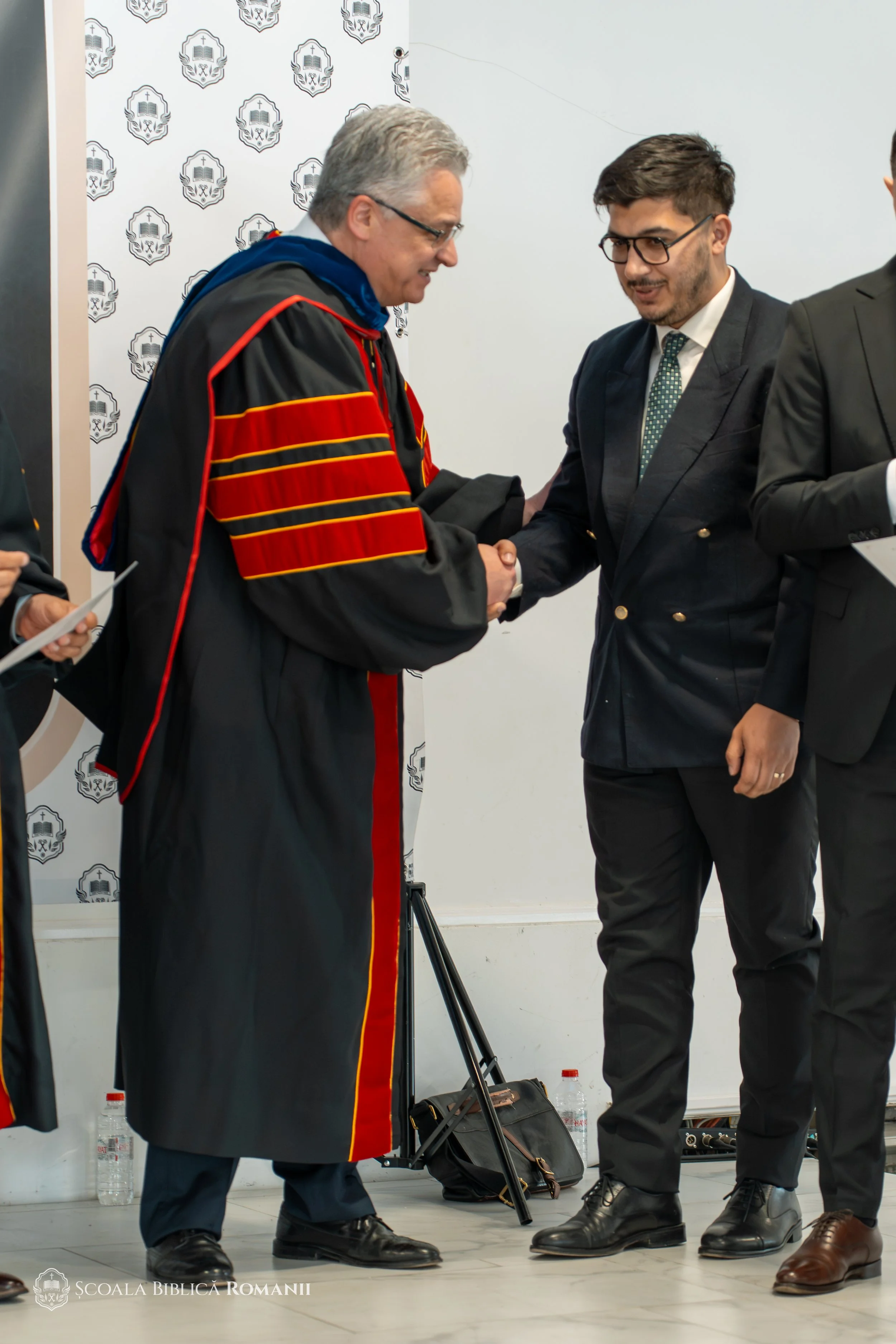 Felicitări la ceremonia de absolvire din Hagen.