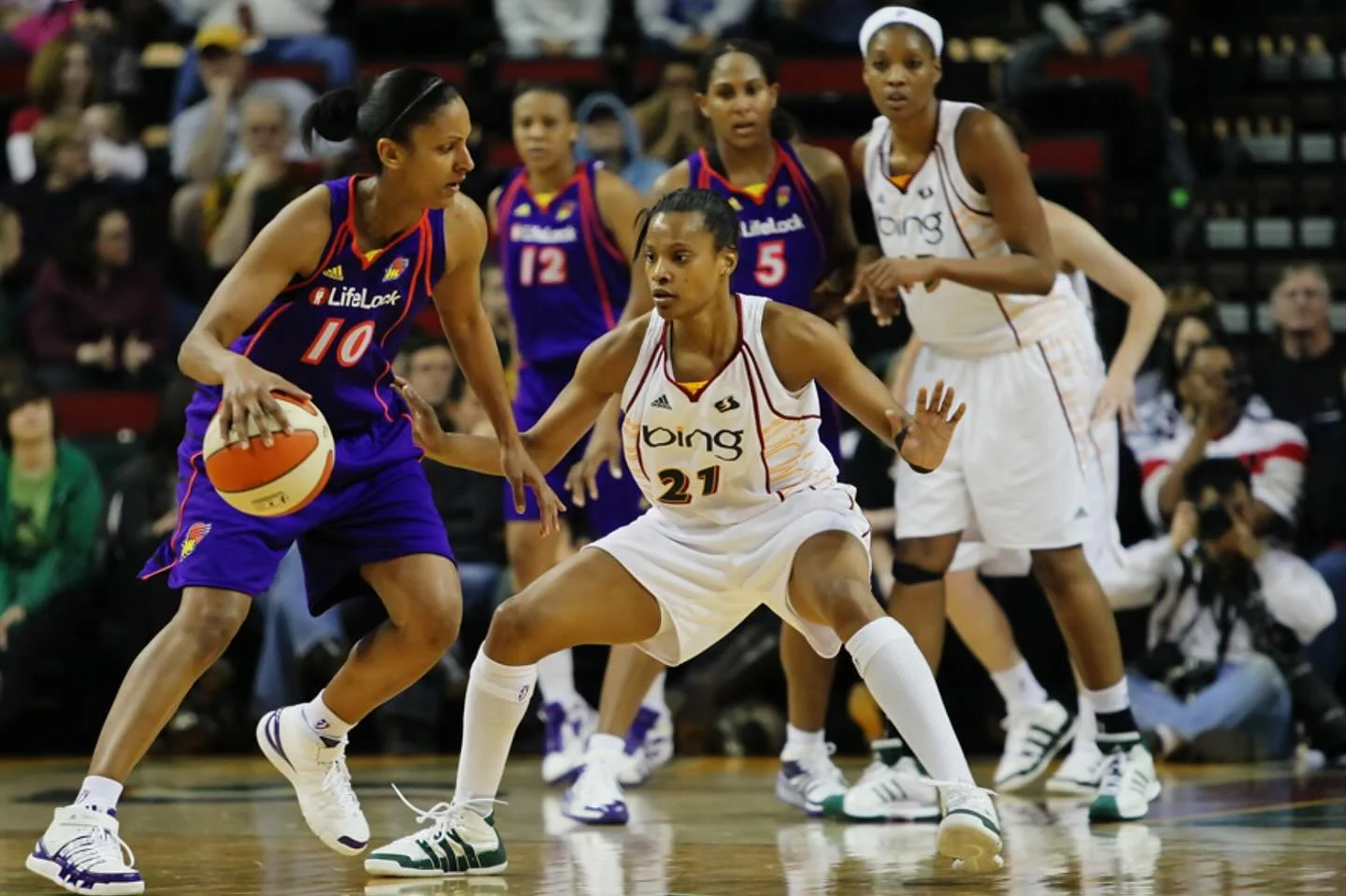 🔒&hellip;Defence&hellip;🔒
A little Sunday flashback of the boss in action | Seattle Storm v Phoenix Mercury circa 2010