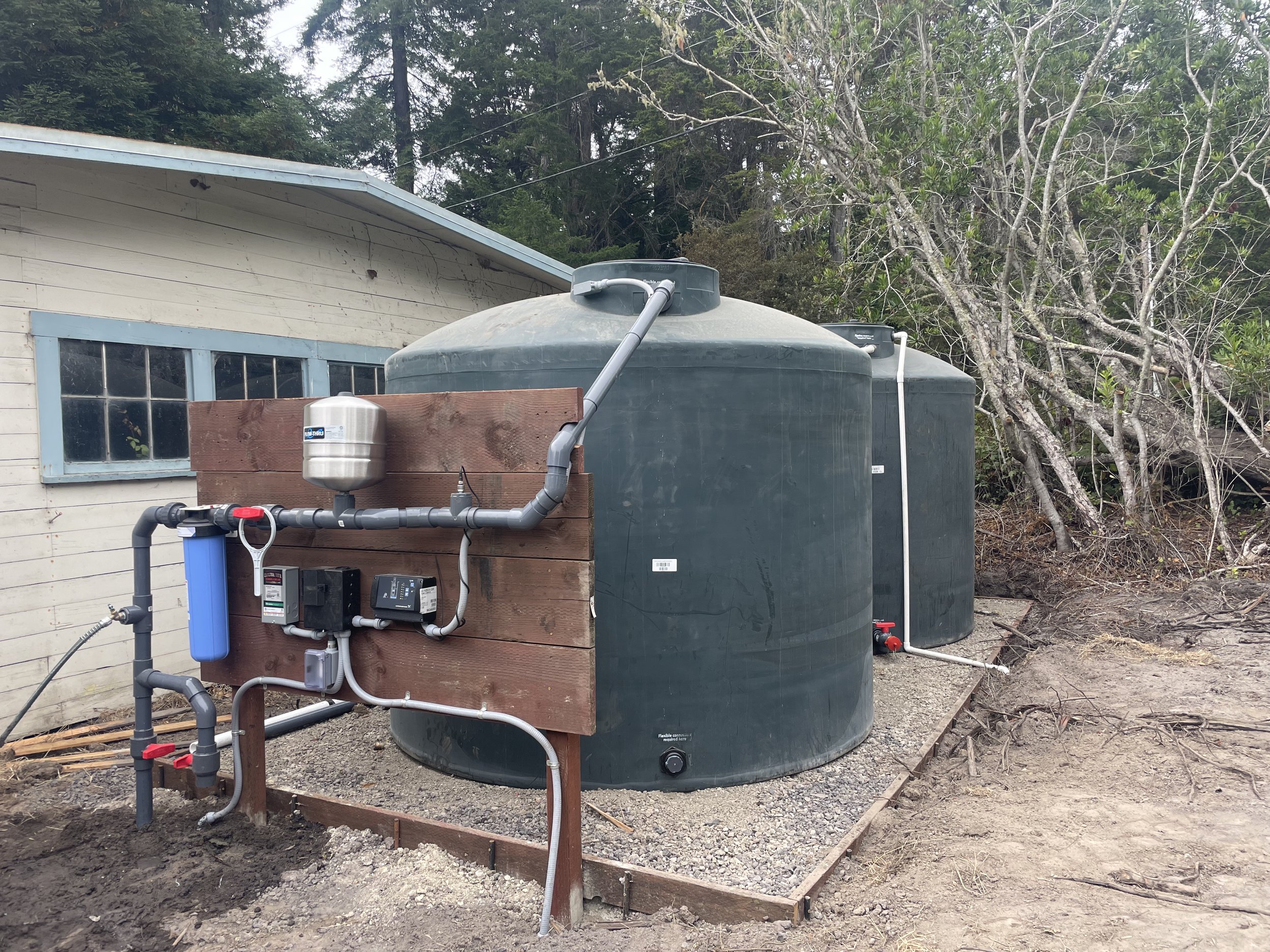 Water tank and filter.jpeg