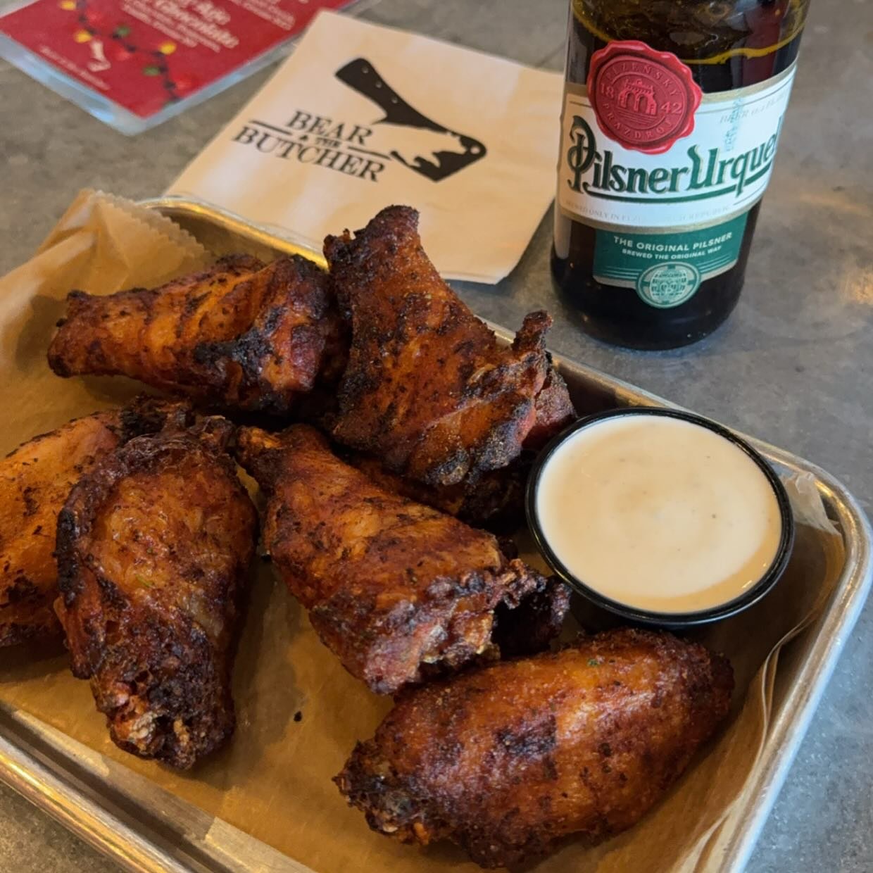It’s Wing Wednesday! Buy a Pound, Get a Pound HALF OFF of our Famous
4-Hour Smoked Wings! Also, ALL DAY Bar Happy Hour! 🐓 🍻
#sharethelex #lexington #wings #chickenwings #happyhour #specials #lexington #lexingtonky #tacos #chevychase