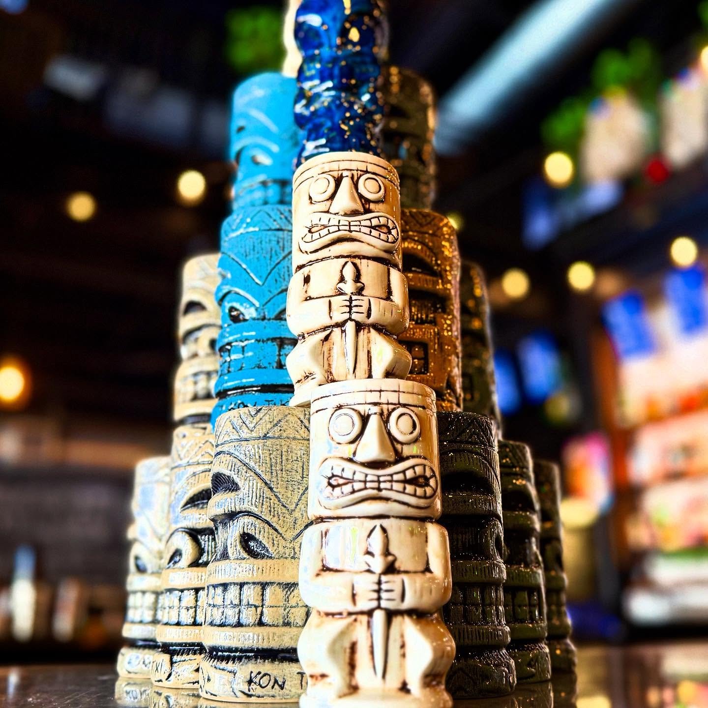 Join us today for the Chevy Chase Luau Bar Crawl! We have a fantastic menu of food and drinks for you! Also, all bar seating, patio, and balcony are first come first serve!🌴🍹🦩☀️