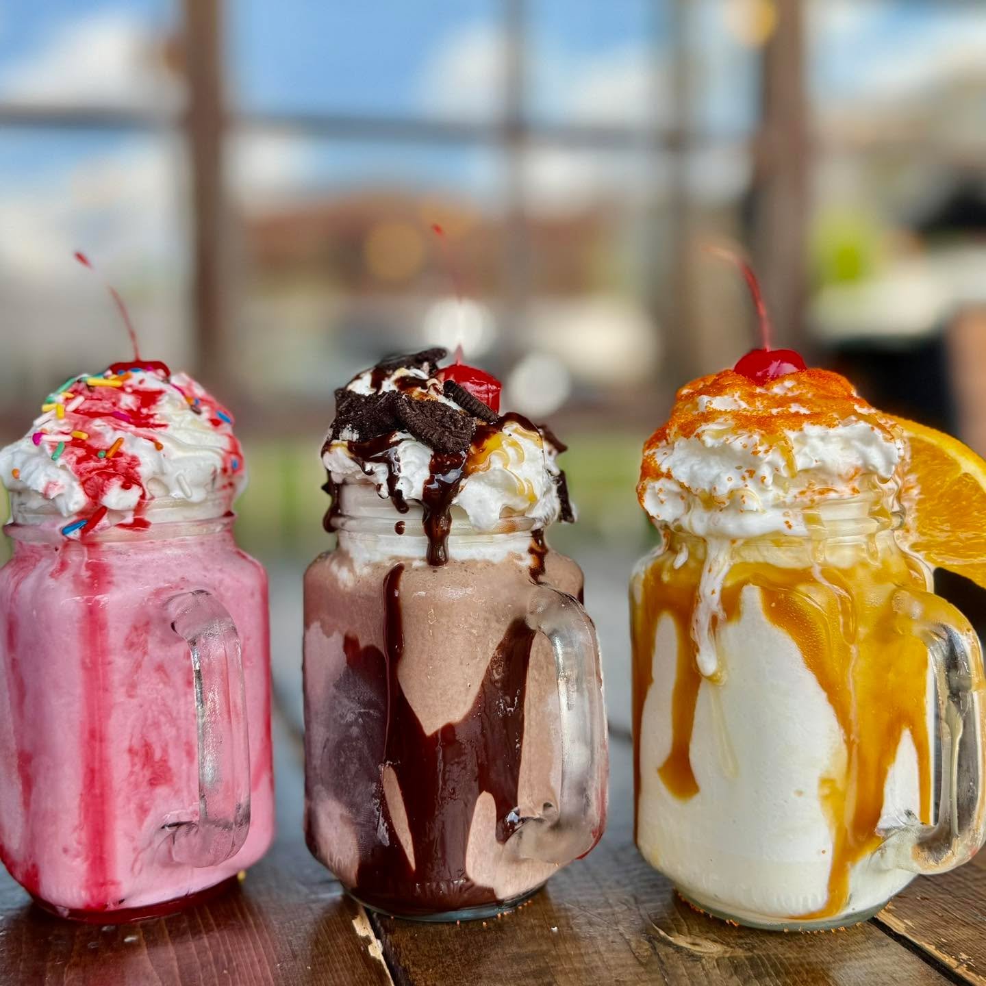 Boozy Shakes!
Berry Bear
Tito's Vodka, Strawberry, Rainbow Sprinkles
Grizzly Bear
Bulleit Bourbon, Chocolate, Caramel, Oreos
Creamsicle Bear
Bumbu Rum, Vanilla, Caramel, Orange
#sharethelex #yeslex #chevychase #boozy #shakeitoff #summerfood #campli