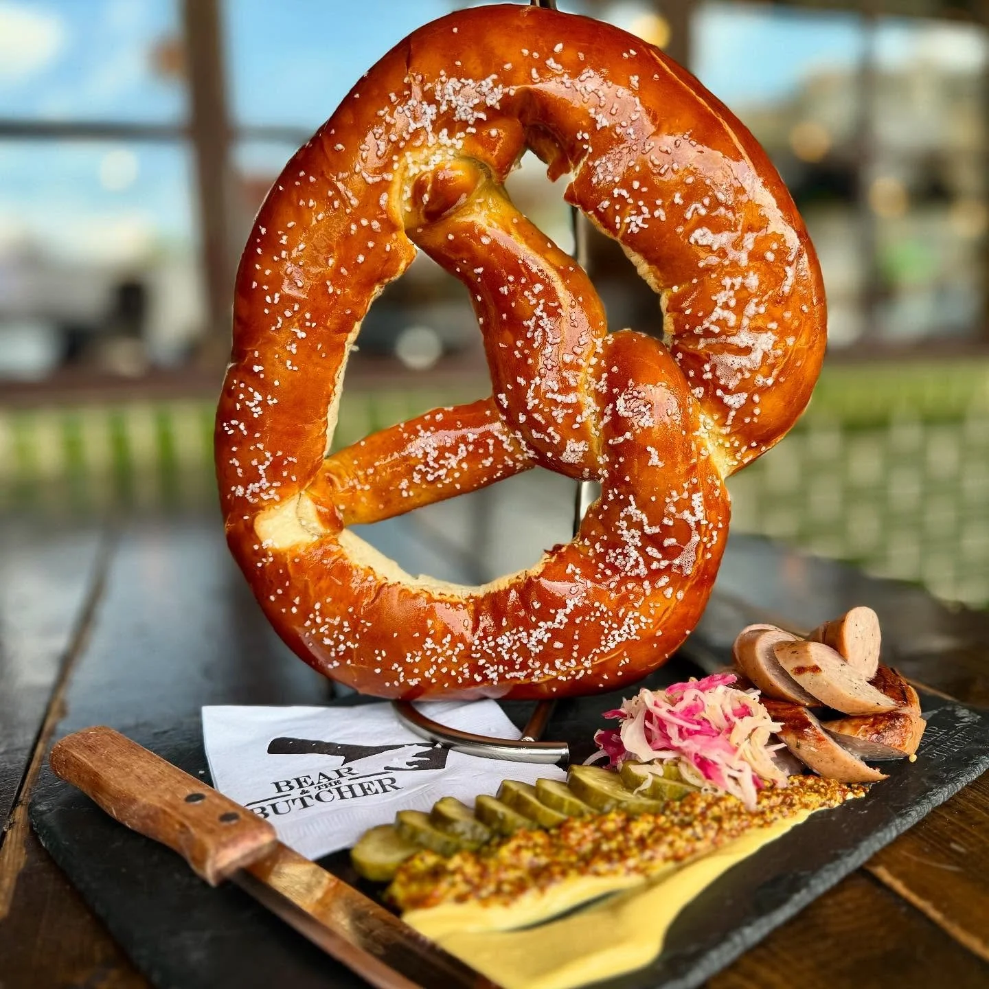 Oktoberfest Party is set for Thursday, Sept 11th! ๐ฉ๐ช๐ฅจ๐ปNow taking Reservations! (Link in our bio)
Bratwurstplatte - House-made Boar Bratwurst, Sauerkraut, Mustards, Giant Pretzel and Pickled Vegetables
#oktoberfest #bratwurst #giantpretzel #bear