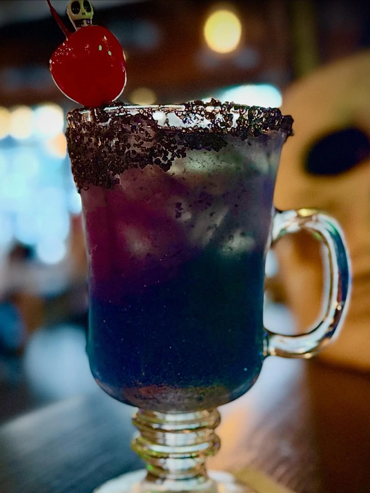 Featured Halloween themed cocktails 👻 💀 🎃 
Love Potion 815
Empress Butterfly Pea Flower Gin, Lime, Champagne, Glitter & Blue Curaçao
AB Positive 🩸 
Tito’s Vodka, Red Bull, Cranberry, Grenadine, Lime
#sharethelex #lexington #sp