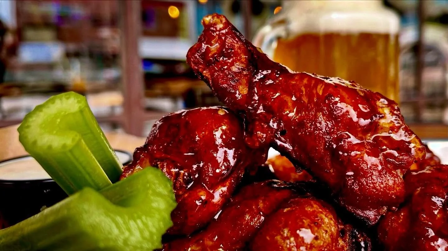 Come warm up with us tonight for Wing Wednesday! Buy a Pound, Get a Pound HALF OFF of our Famous 4-Hour Smoked Wings! Also, ALL DAY Bar Happy Hour! 🍗 🍻 🍷 
#sharethelex #lexington #wings #chickenwings #happyhour #specials #lexingtonky #chevychas