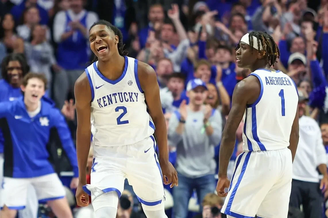 Join us for tonight’s UK basketball game against Georgetown at 7PM! We will have the game on all 14 of our BIG Screen TVs with game sound on! Specials include:
$15 Domestic Buckets
$20 Craft Buckets
Discounted Pitchers
#cats #bbn #gocat