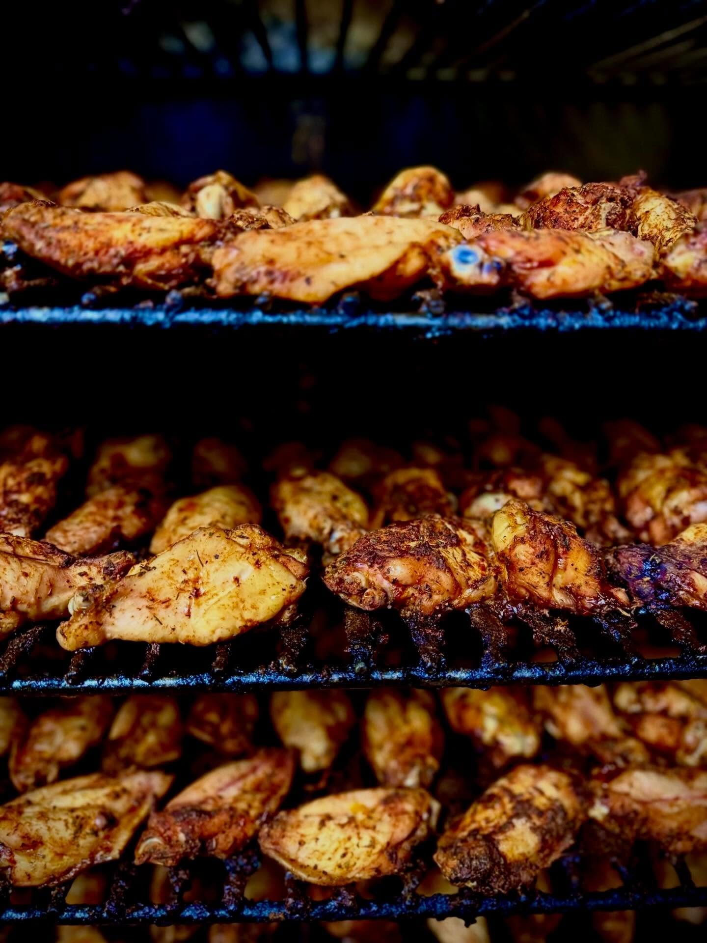 It&rsquo;s Wing Wednesday! Buy a Pound, Get a Pound HALF OFF of our Famous 4-Hour Smoked Wings! Also, ALL DAY Bar Happy Hour! 🍗 🍻 🍷 🍹 

#sharethelex #lexington #wings #chickenwings #happyhour #specials #lexington #lexingtonky #chevychase
