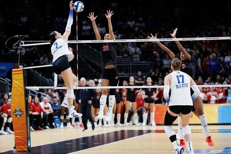 UK Volleyball takes on Texas A&amp;M this afternoon in the NCAA championship match at 3:30! Catch all the action on one of our big screen TVs!

#ukvolleyball #gocats #bearandthebutcher #sharethelex