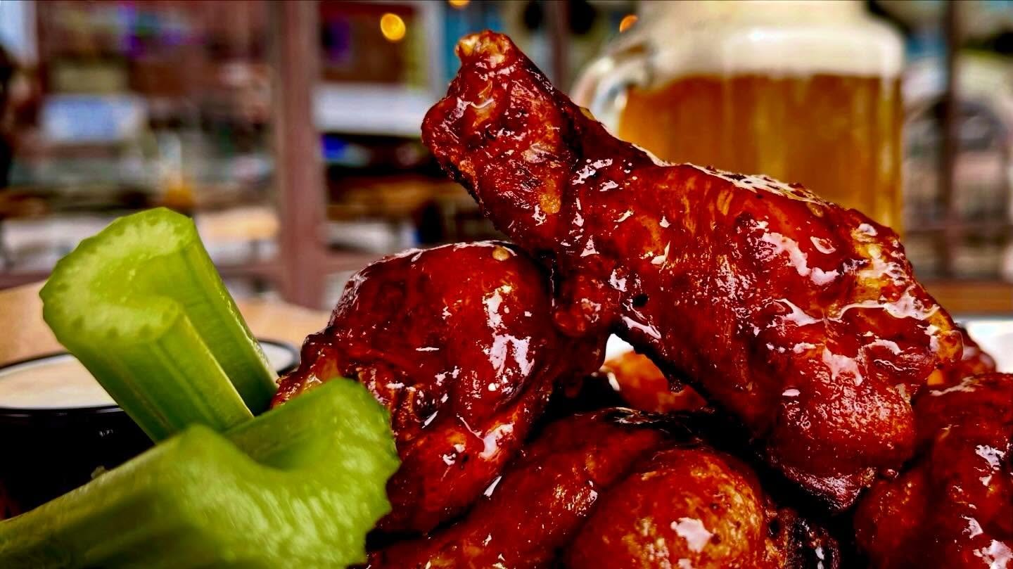 It&rsquo;s Wing Wednesday! Buy a Pound, Get a Pound HALF OFF of our Famous 4-Hour Smoked Wings for dinner before the UK vs Oklahoma! Also, ALL DAY Bar Happy Hour! 🍗 🍻 🐱 🏀 

#sharethelex #wings #lexingtonky #chevychase #bbn