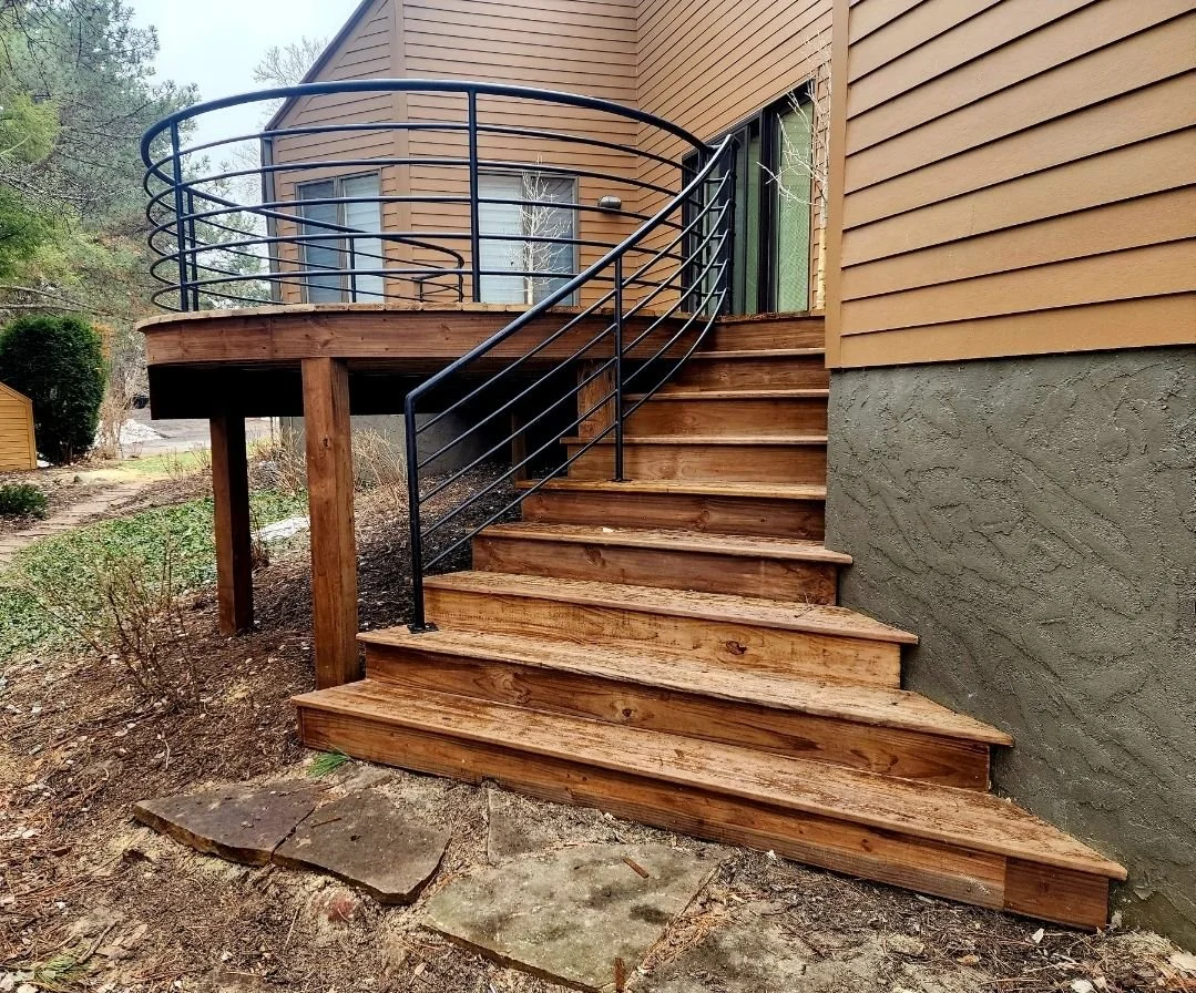curved deck - stairs.JPG