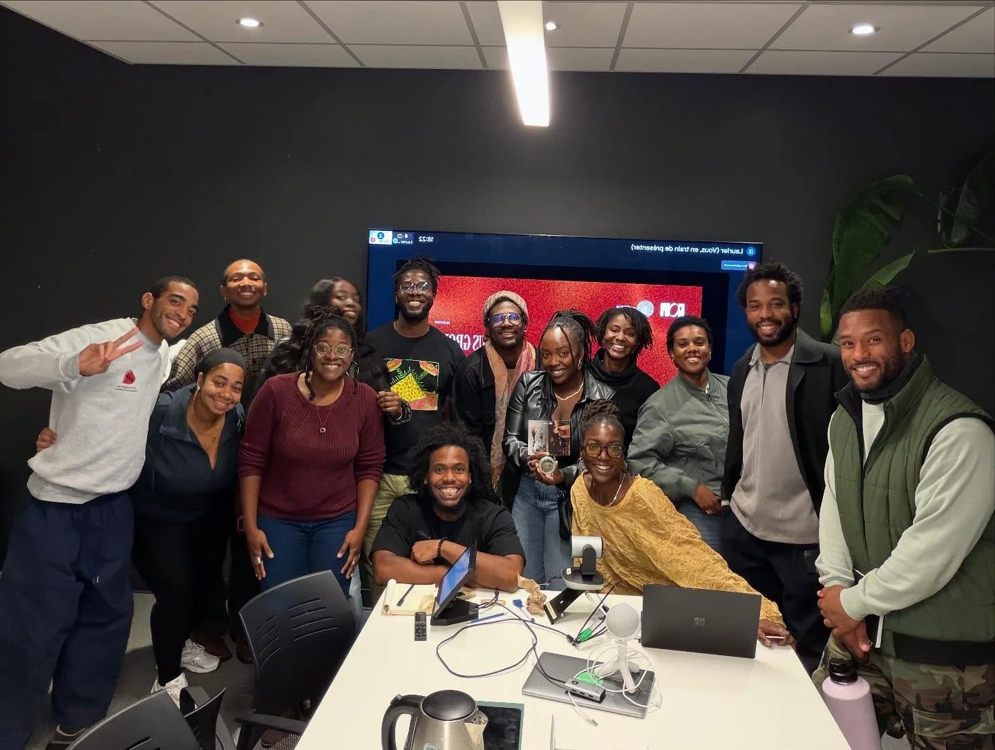 il y a un peu plus d&rsquo;une semaine, nous nous sommes r&eacute;unis pour &eacute;couter, partager et imaginer. 

merci &agrave; tou&middot;te&middot;s celles et ceux qui ont pris part au focus group AJOUPA x perTERRAM.

vos mots, vos rires et votr