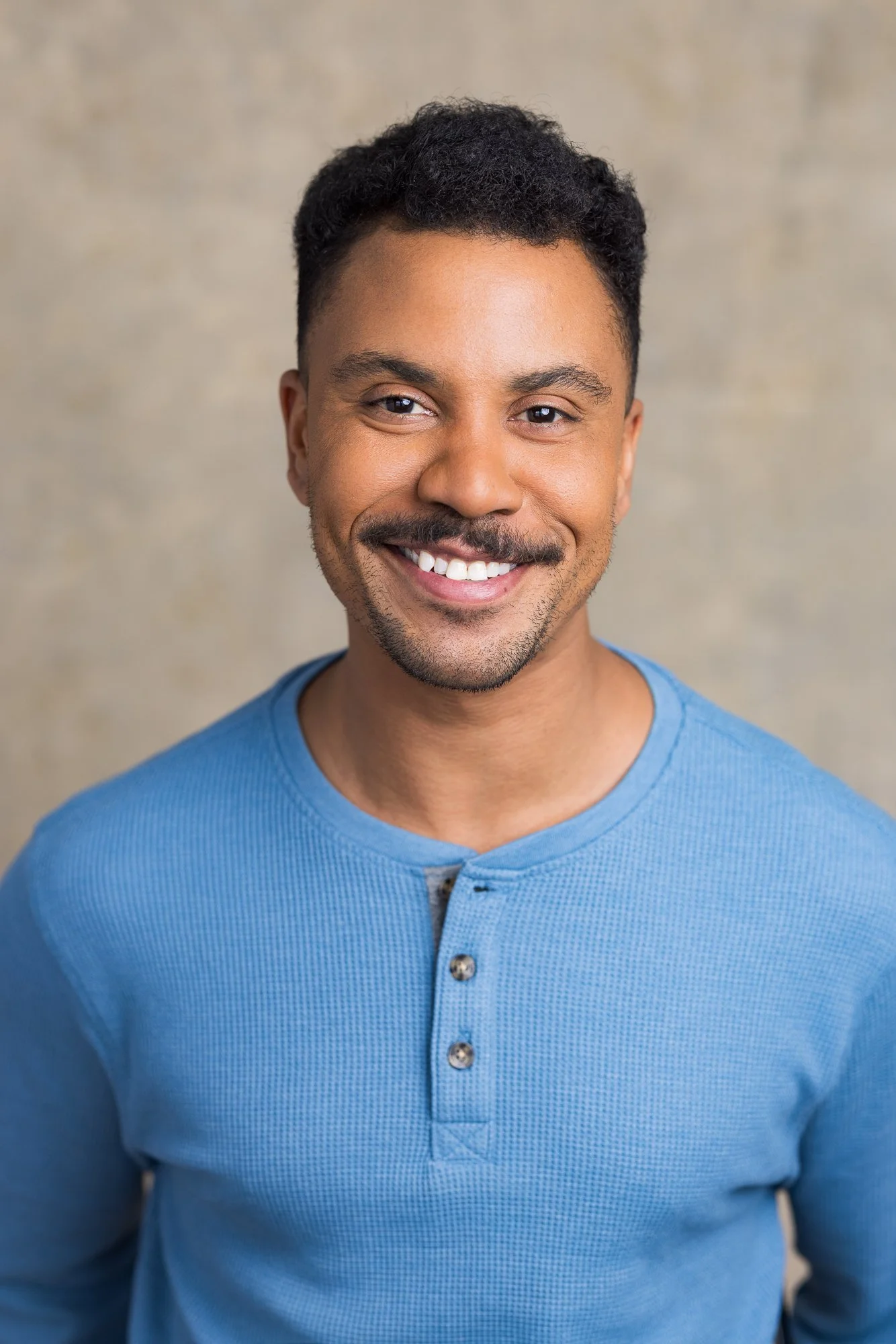 LuisCamplin-Headshots-1.jpg
