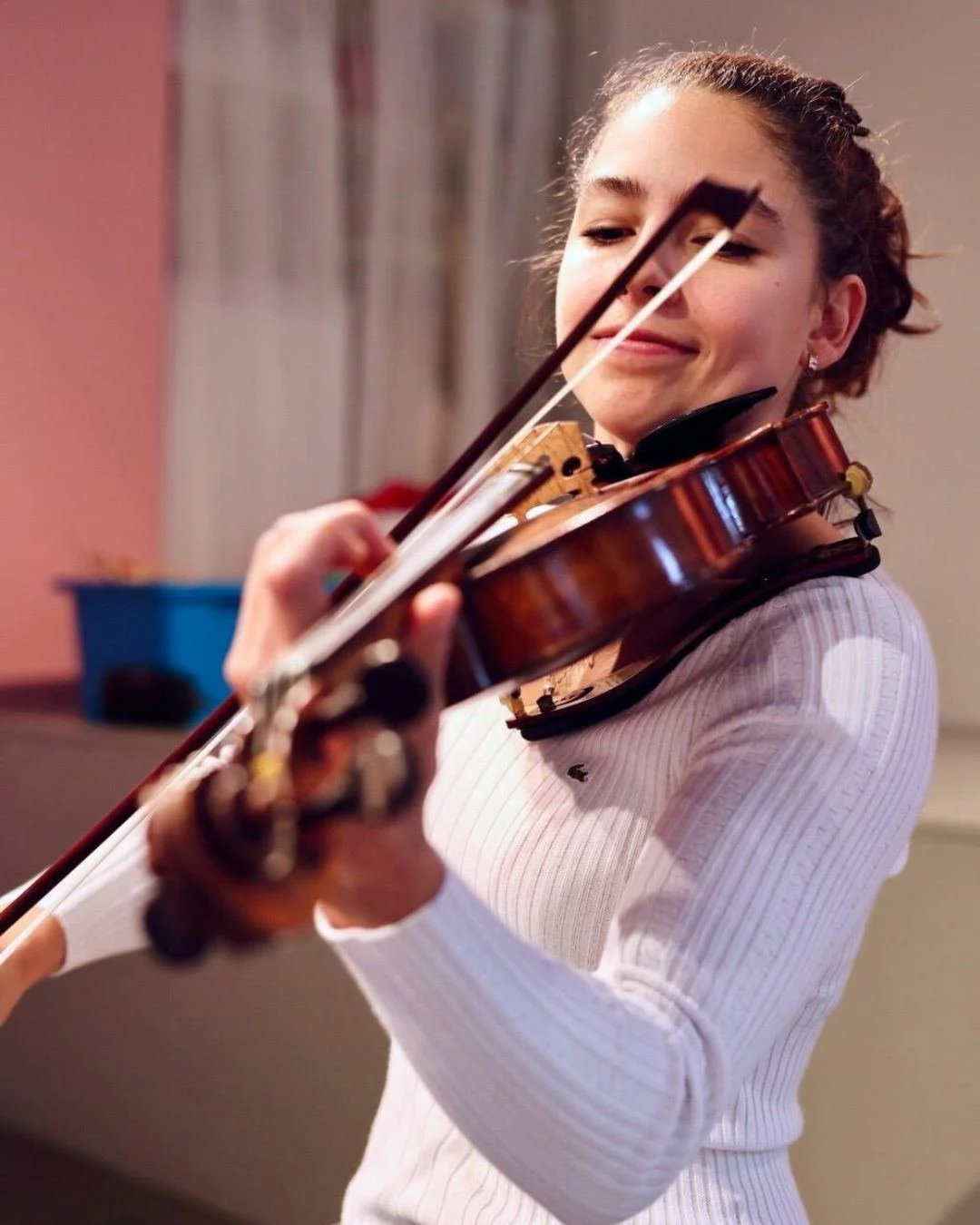 Toddler jam sessions? Yes please! πΆπ
Our Toddler Music + Movement classes combine live music with dancing, singing, and simple instruments. It’s more than just fun: music helps toddlers develop coordination, language, confidence, and social