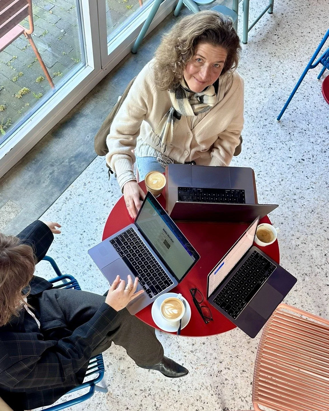 Need a few focused hours to get things done?

Our coworking + nanny service gives you a calm space to work while your little one is cared for nearby - with good coffee always within reach ☕

You can book a slot of either 3 or 4 hours every Tuesday + 