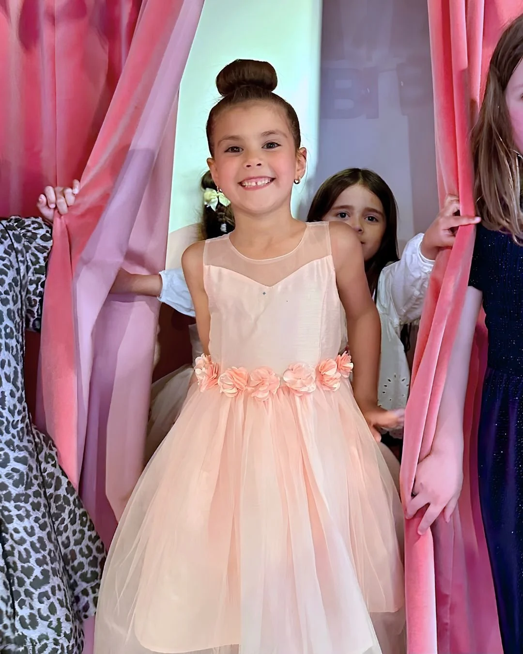 A birthday only comes around once a year... so let's make it special and make them feel like a prince or princess! 👑

At Coffee + Kids, we love helping families create joyful memories. With a creative workshop, party games, dancing, treasure hunt an