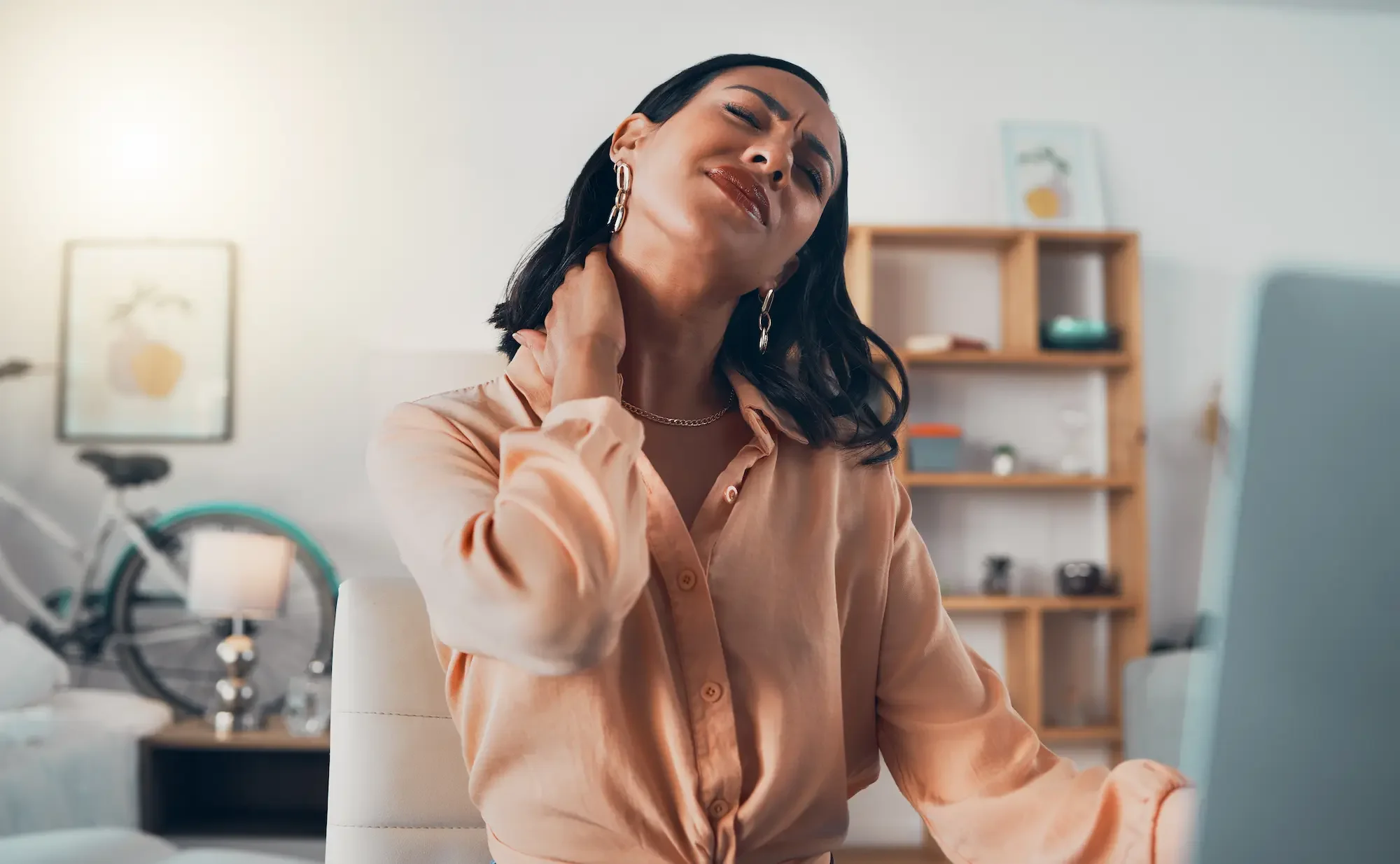 Can Massage Therapy Help With Neck and Back Pain From Desk Work?