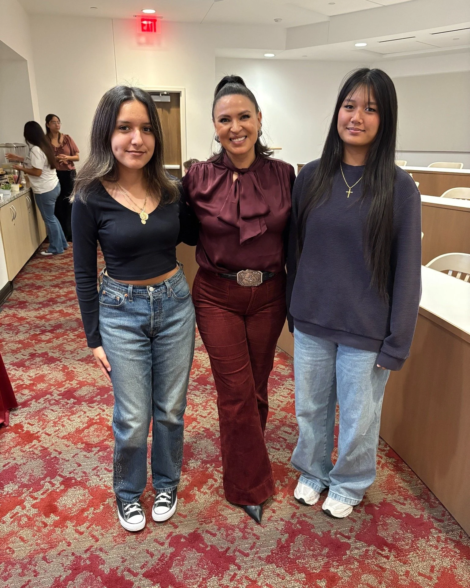 Thank you to @twucwg for inviting Rep. Garcia to speak and participate in the emBOLDenHER: Women in Public Service Empowerment Series. The conversation was truly impactful, and the thoughtful questions from attendees made it even more meaningful. 
#