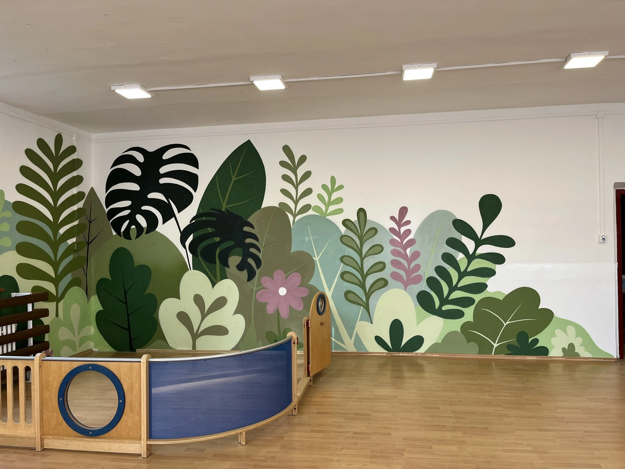 Interiérová maľba listov pre detské jasle