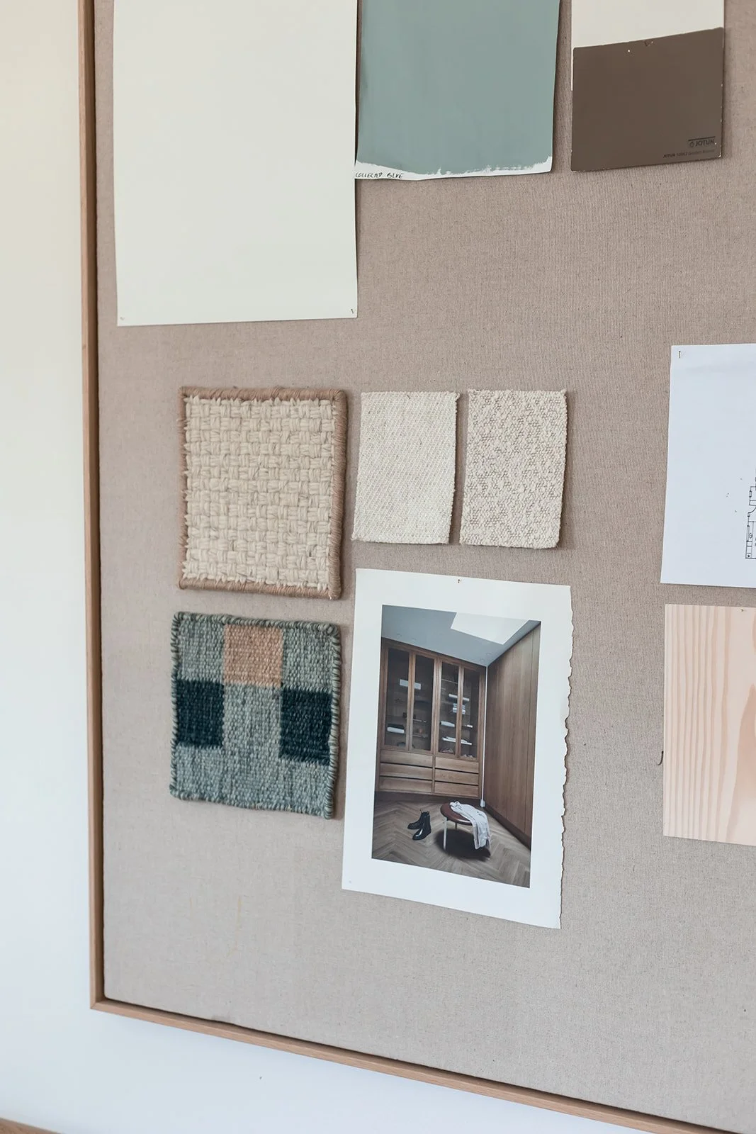 Materiale moodboard på æstetisk smuk opslagstavle