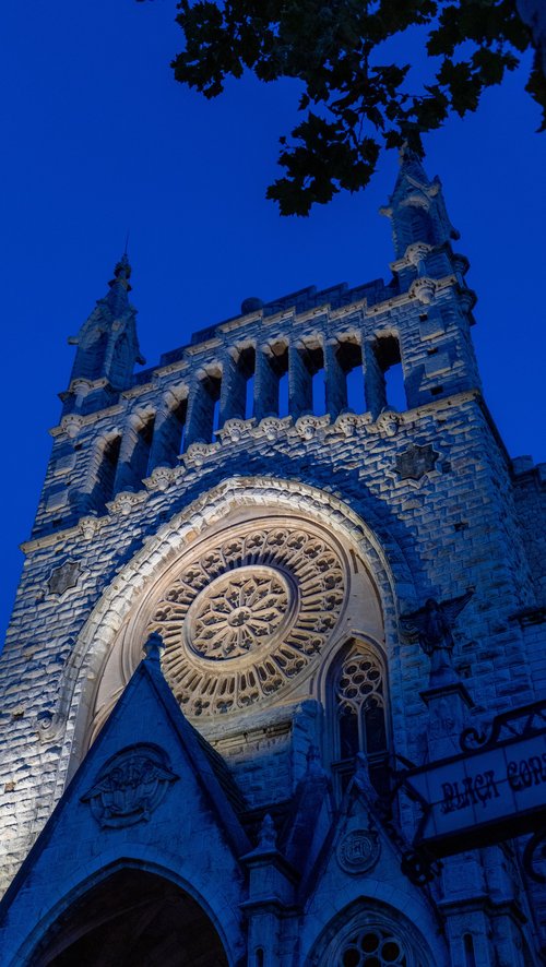 The church of Sant Bartomeu on the plaça, at night