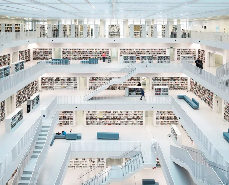 02-Blog-Voyage-Allemagne-Stuttgart-Bibliotheque-Stuttgart-Open-Space-954x769.jpg