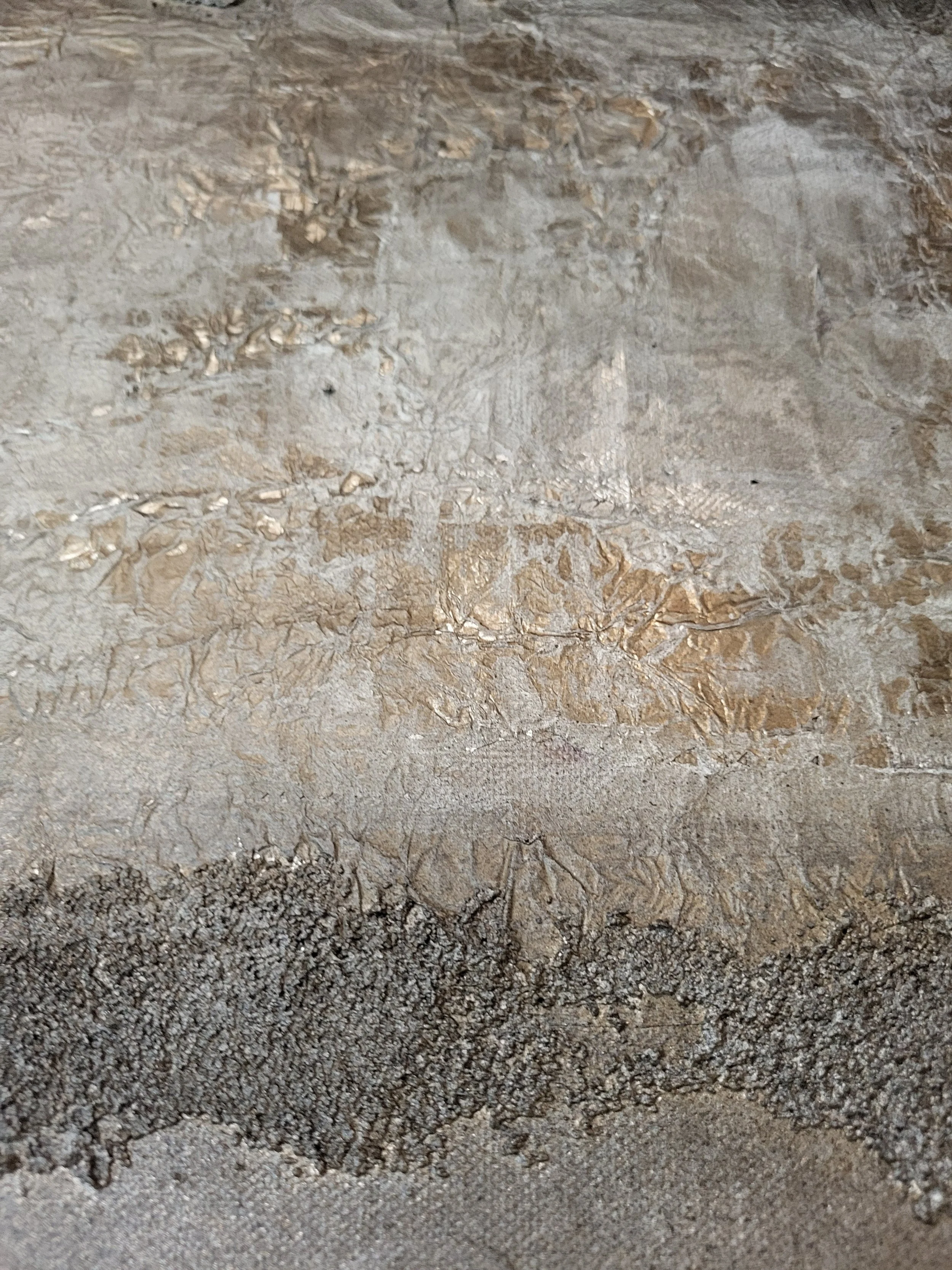 Netz – Original-Wandobjekt von Pia Holzinger mit eingearbeitetem Kartonnetz, grober Strukturpaste und Farbspray auf Leinwand.