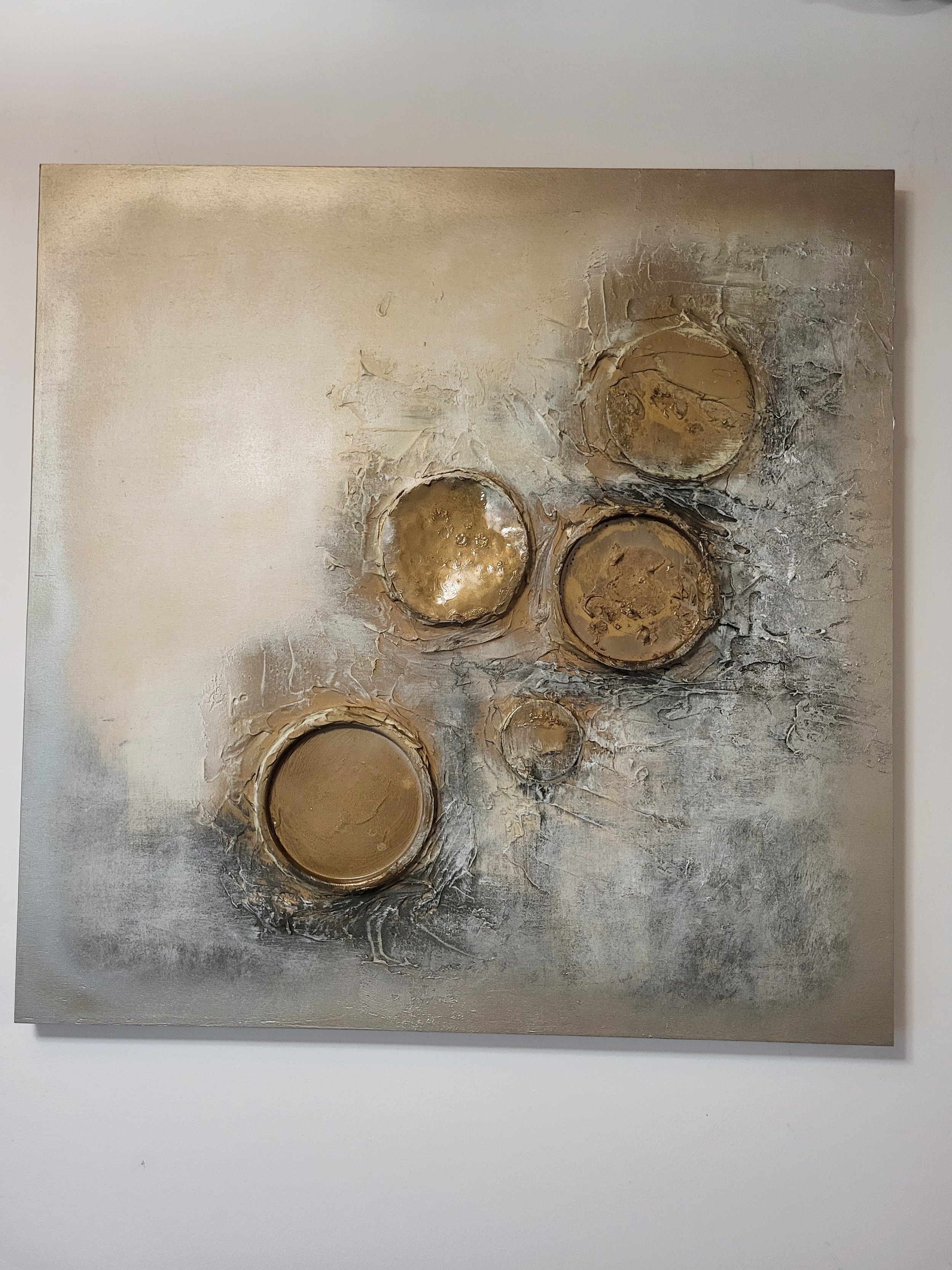 Metalldeckel auf Holz 0.jpg