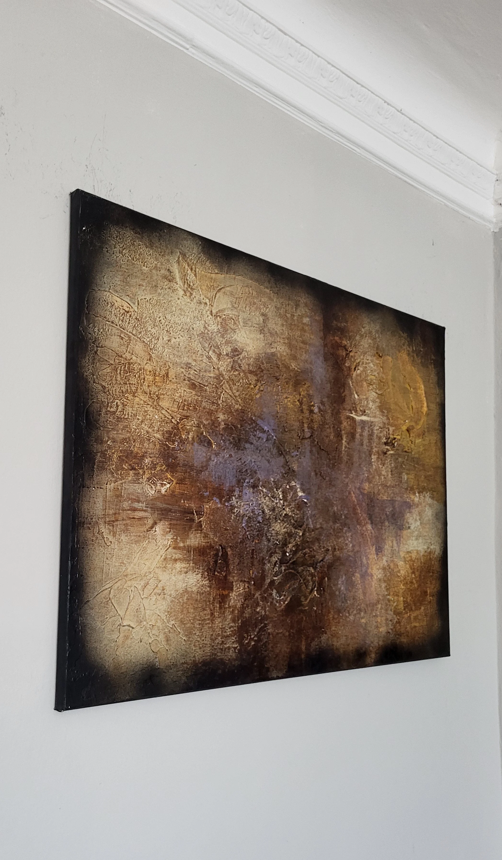 Antik – Original-Wandbild von Pia Holzinger mit Acryl, Farbspray und haptischer Struktur auf Leinwand.