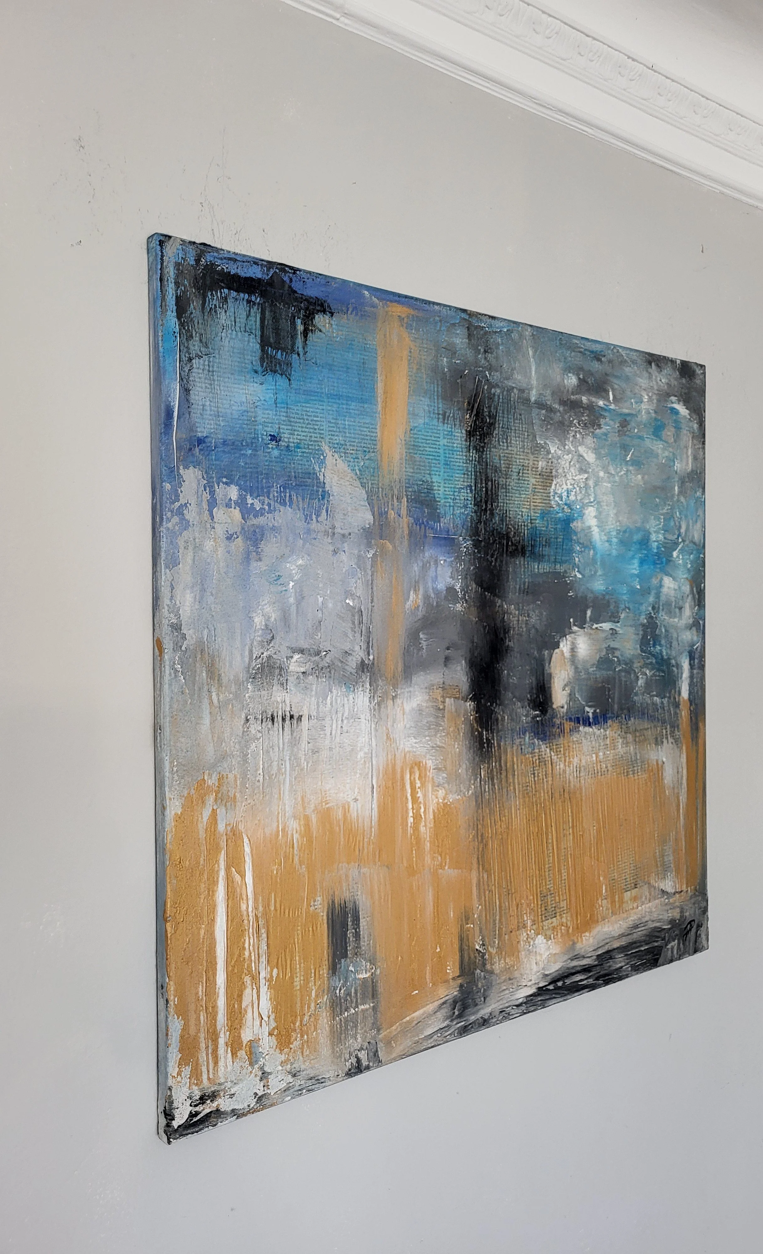 Paper – Quadratisches Original-Gemälde von Pia Holzinger mit Zeitungscollage, Acryl und Strukturpaste auf Leinwand.