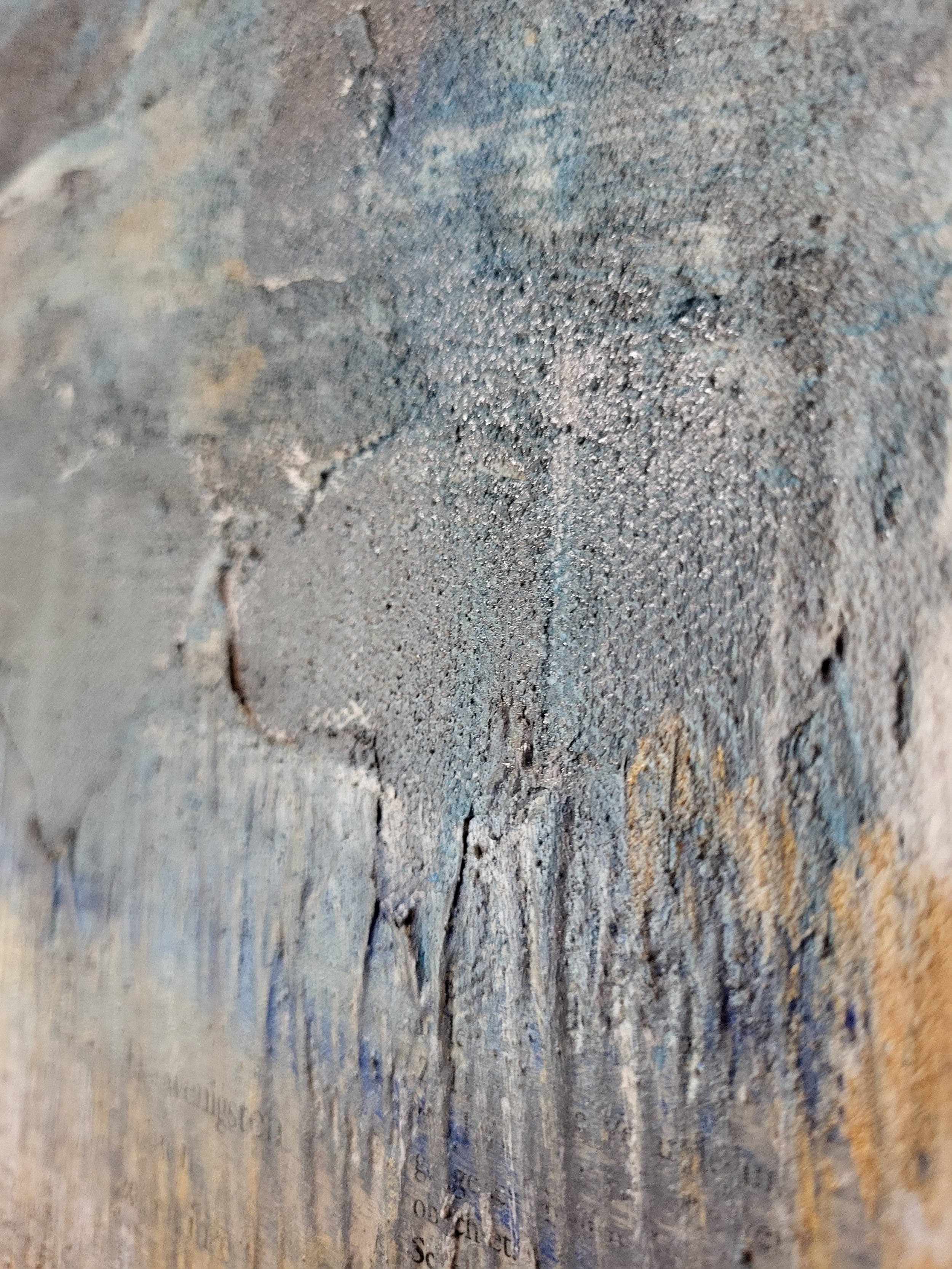 Paper – Quadratisches Original-Gemälde von Pia Holzinger mit Zeitungscollage, Acryl und Strukturpaste auf Leinwand.