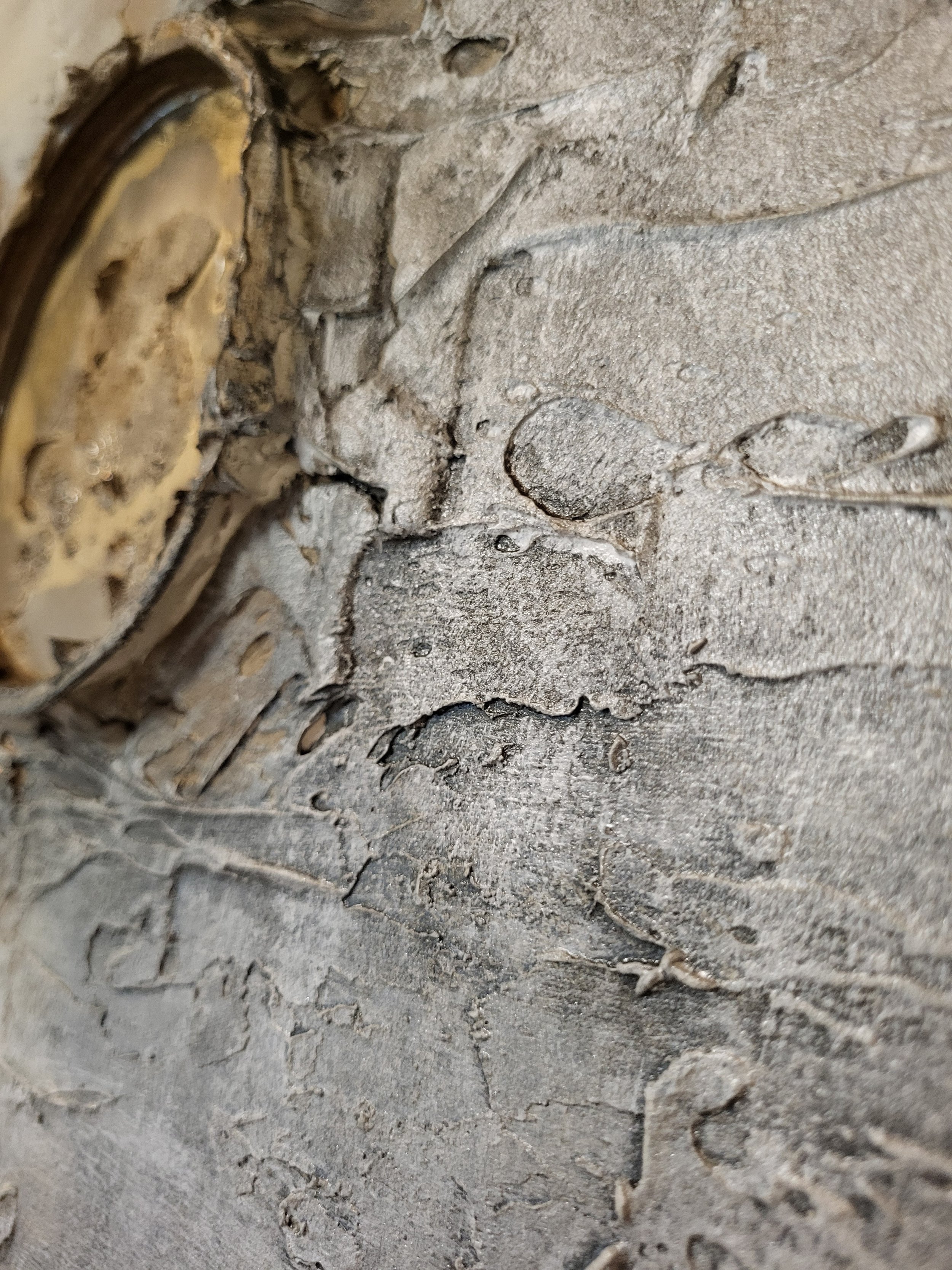Metalldeckel auf Holz 4.jpg