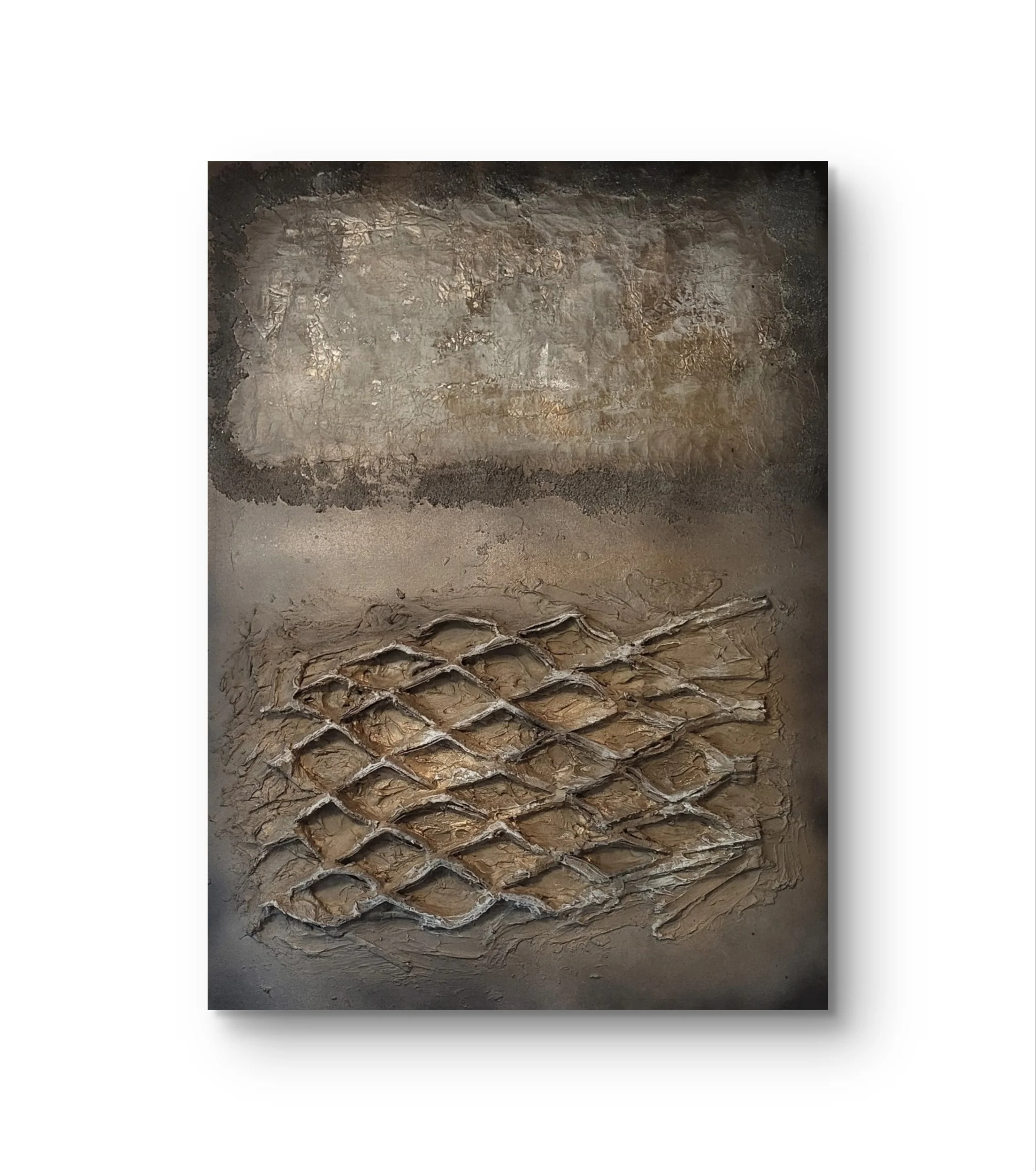 Netz – Original-Wandobjekt von Pia Holzinger mit eingearbeitetem Kartonnetz, grober Strukturpaste und Farbspray auf Leinwand.