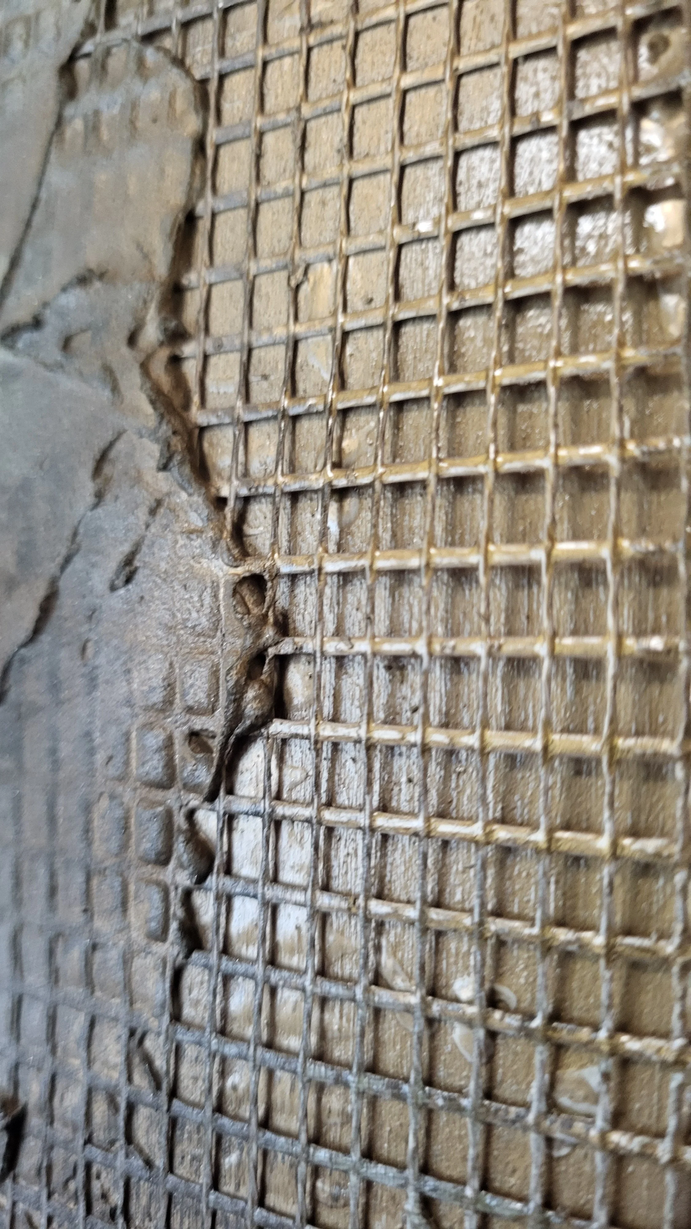 Plastik auf Holz 5.jpg