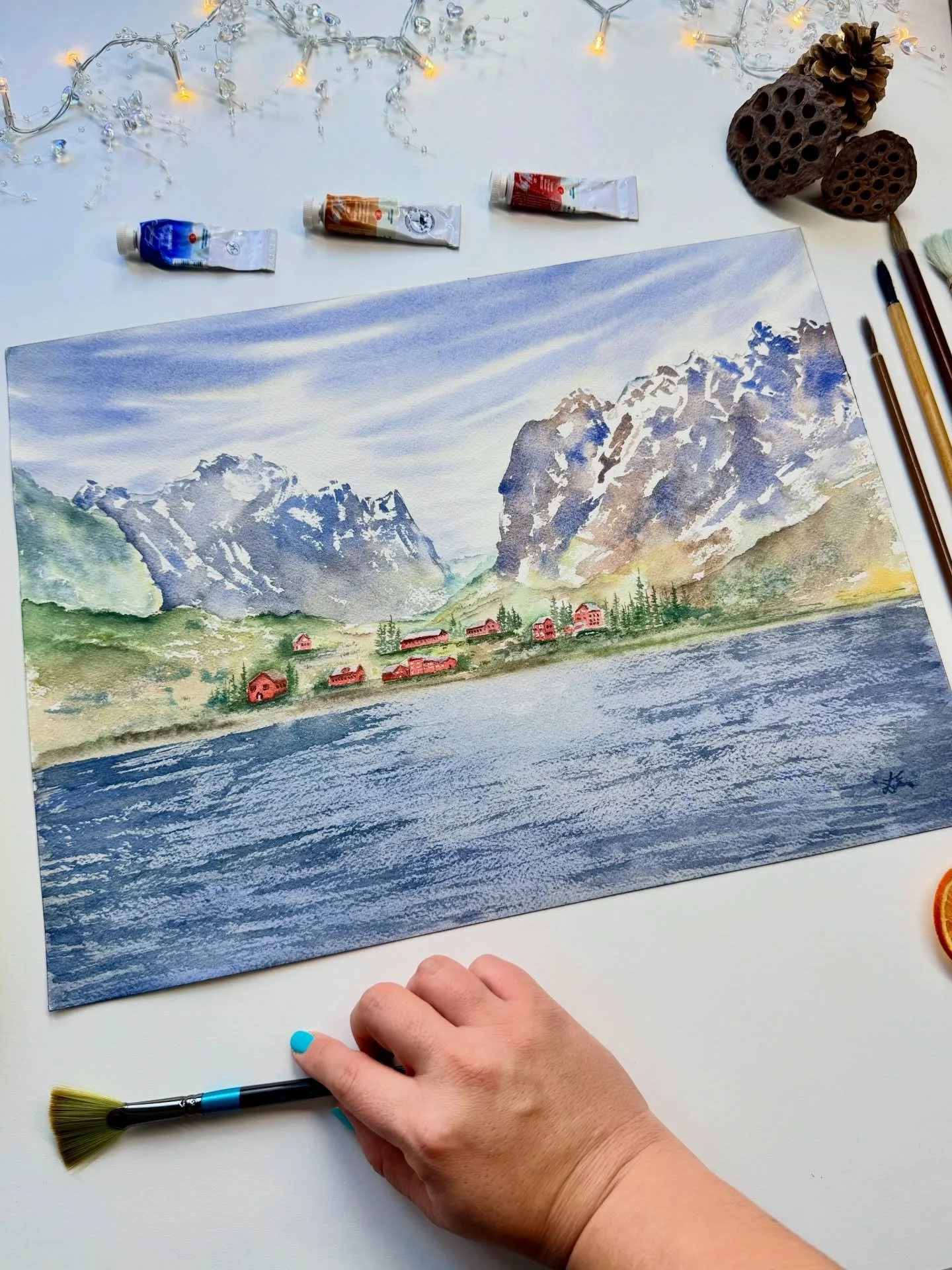 When my friend, Alizee, offered to paint the Fjords last month I was hooked immediately. 

With more than 1000 fjords, choosing a Norwegian seascape was a no brainier. So I went to Unsplash to find a beautiful photo and I saw this gorgeous seascape w