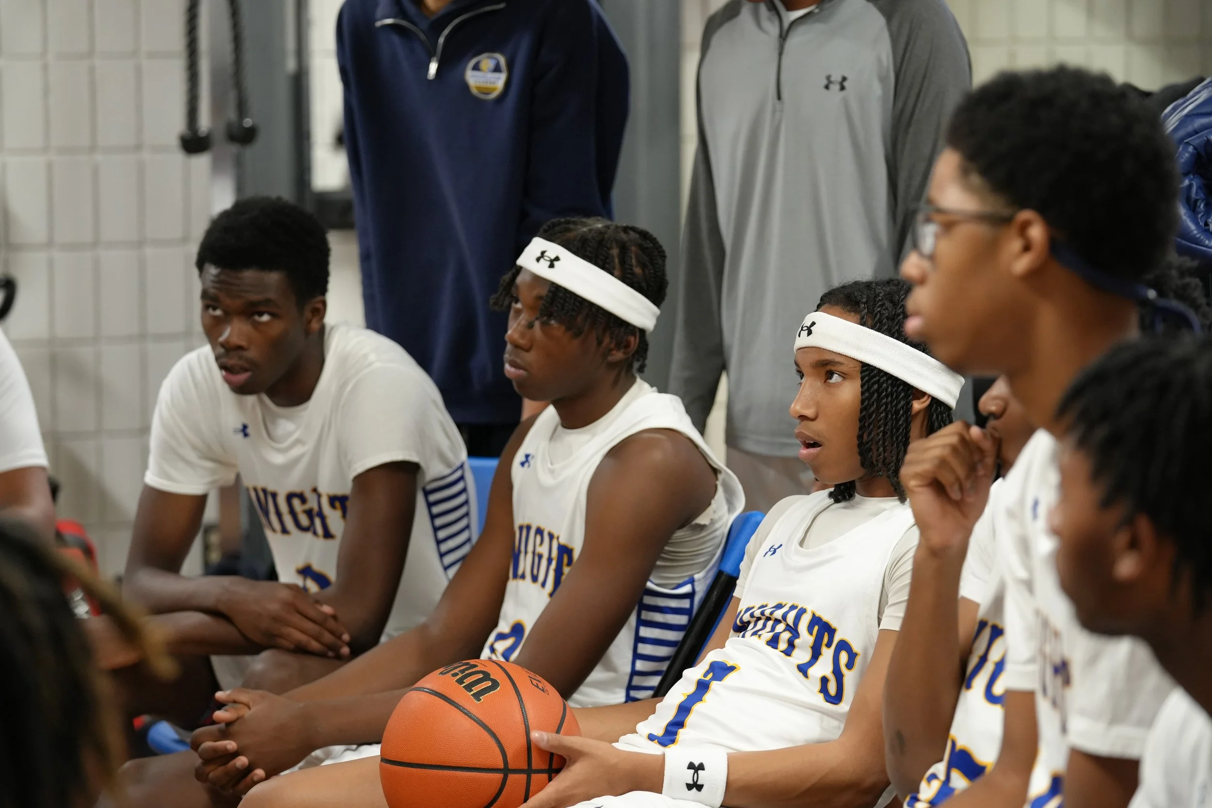 VarsityBoysBasketball_202526_Web_-03.jpg