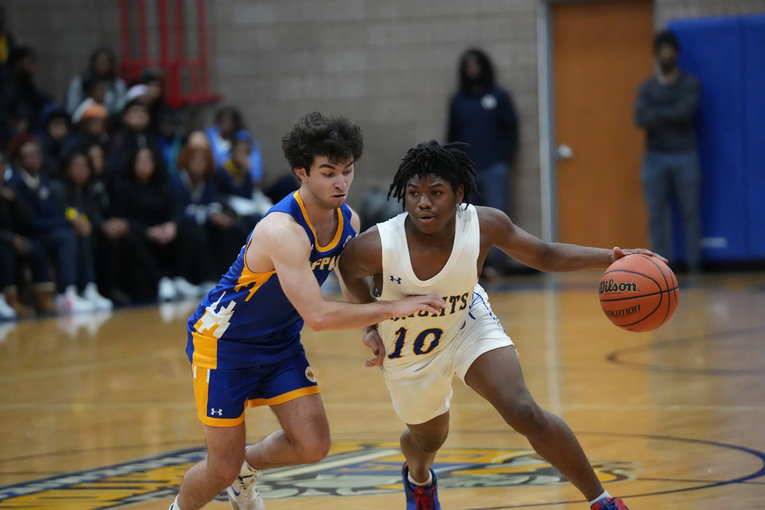 VarsityBoysBasketball_202526_Web_-07.jpg