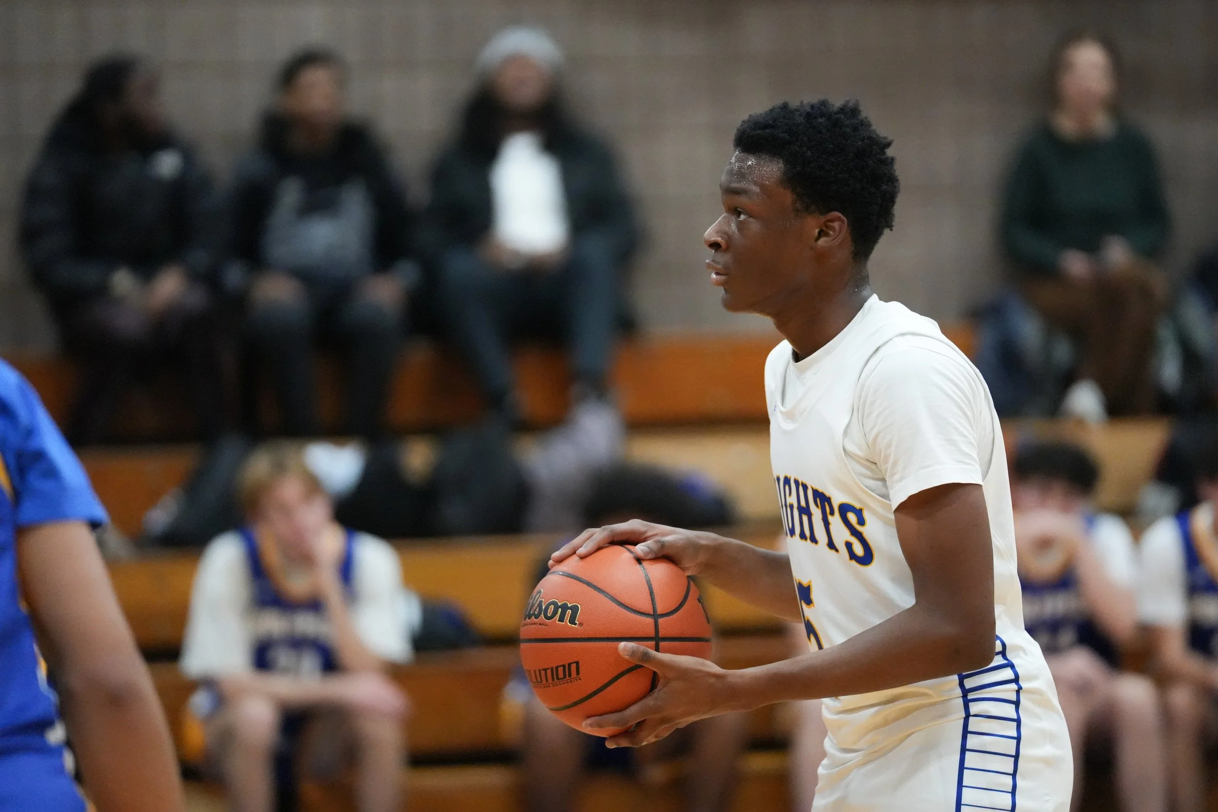 VarsityBoysBasketball_202526_Web_-18.jpg